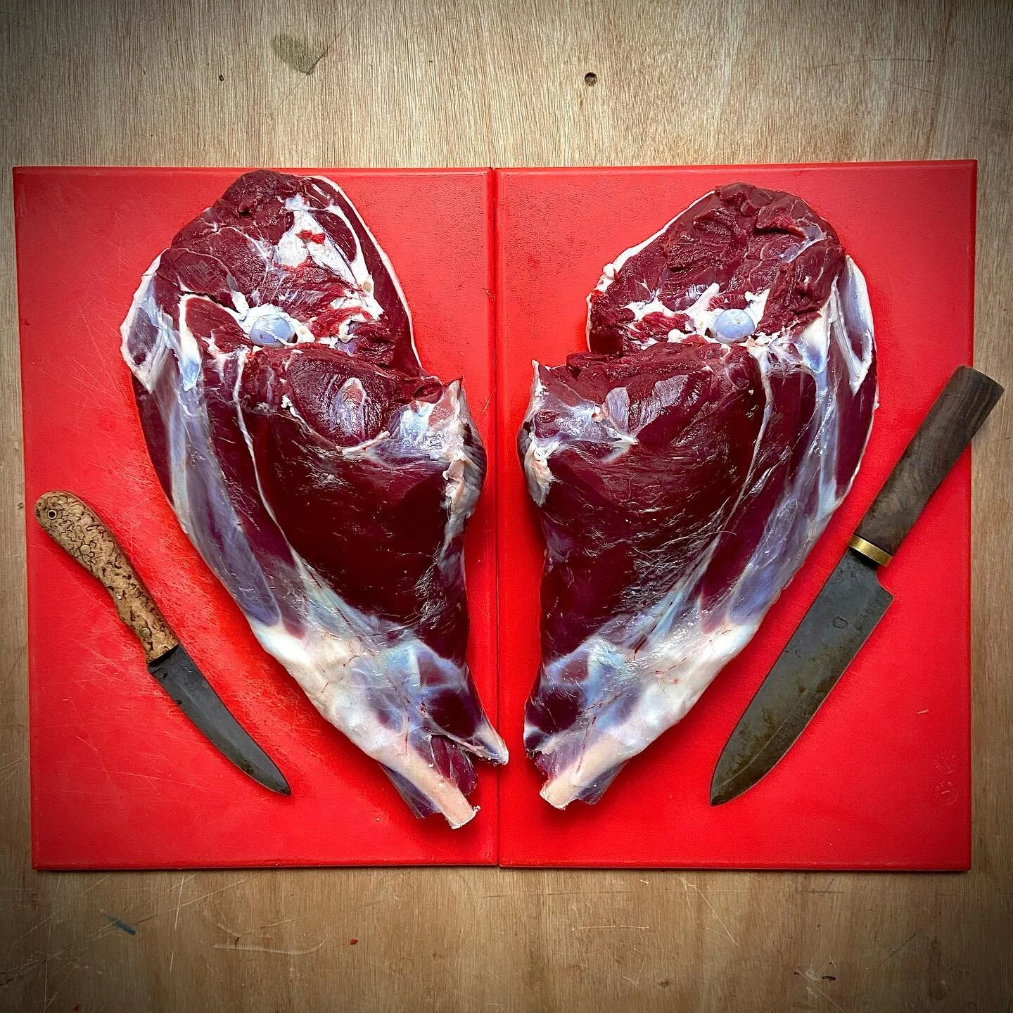 Kicking the day off with some home butchery - first fresh venison of the new season&hellip;the original &lsquo;superfood&rsquo;! 🦌 ❤️ 
.
.
.
.
.
#deerstalking #deerstalkinguk #deerstalkingscotland #deerstalkingireland #hunting #huntingseason #huntin