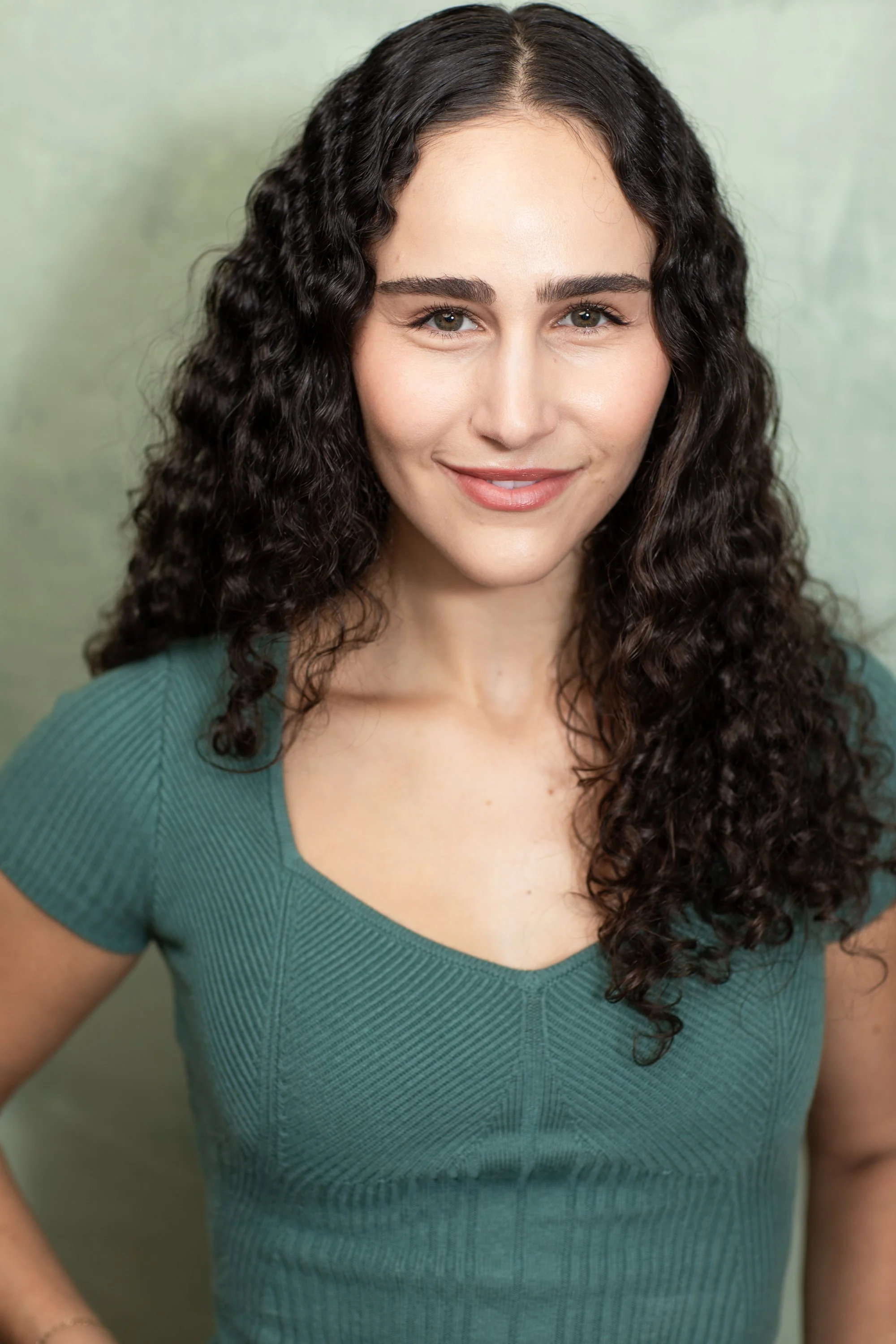 JULIANNA GOLDSMITH HEADSHOT.jpg