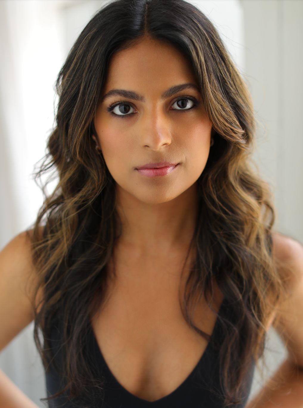 SANAH+TAHILIANI+HEADSHOT+%281%29.png