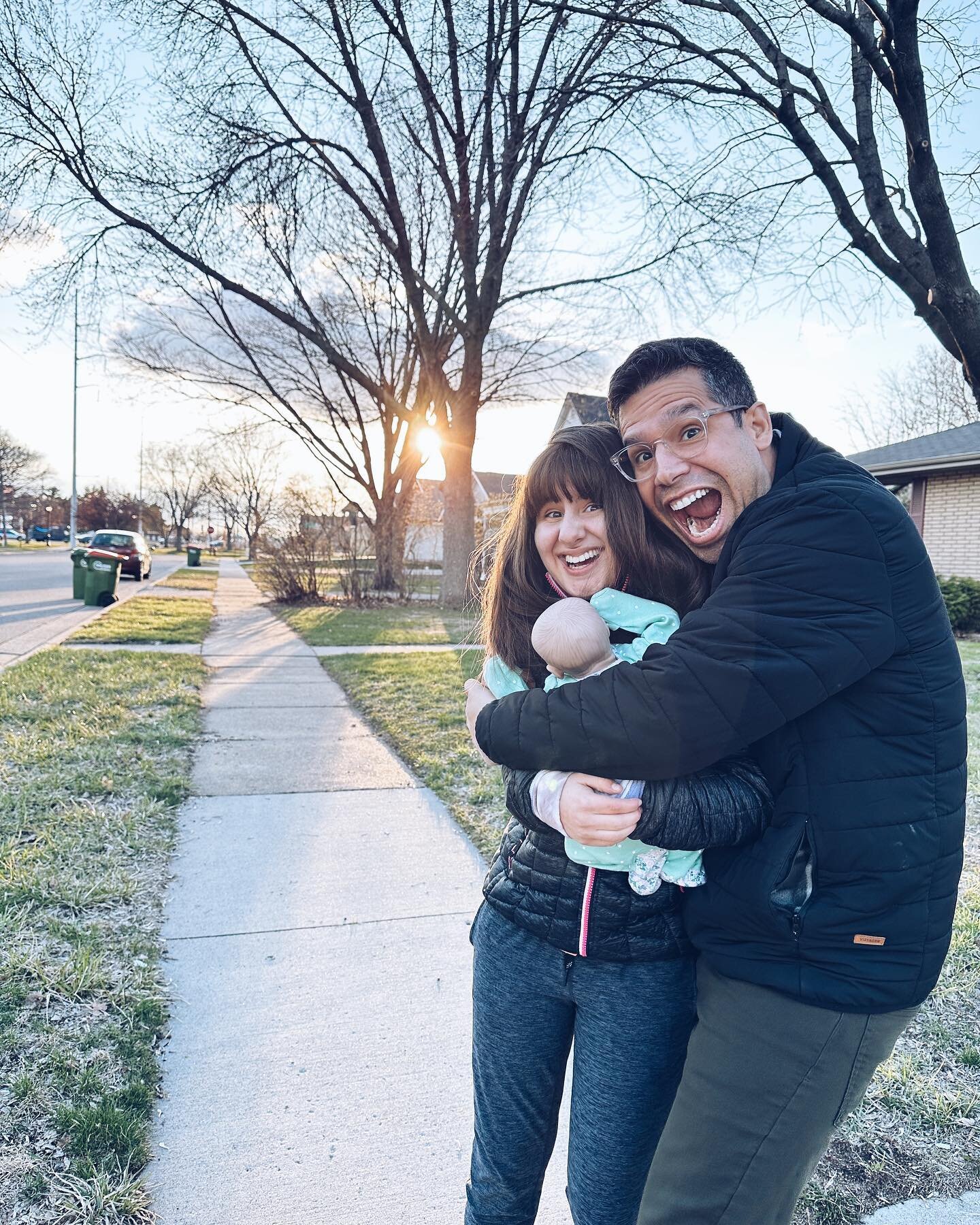 Strolls through the neighborhood with these two are never boring 🤍