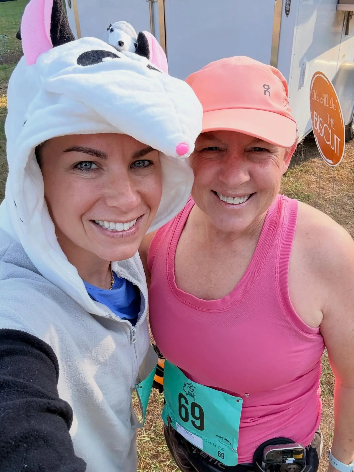 So much fun running The Goatery 5k with @tboyd2015 today. 🏃&zwj;♀️ I was just trying to keep up with her in the Opposum suit with her 6 babies 😂 Our reward was seeing the goats at the end. 🐐 ❤️ 

@kiawahriverchs 
@blueskyendurance