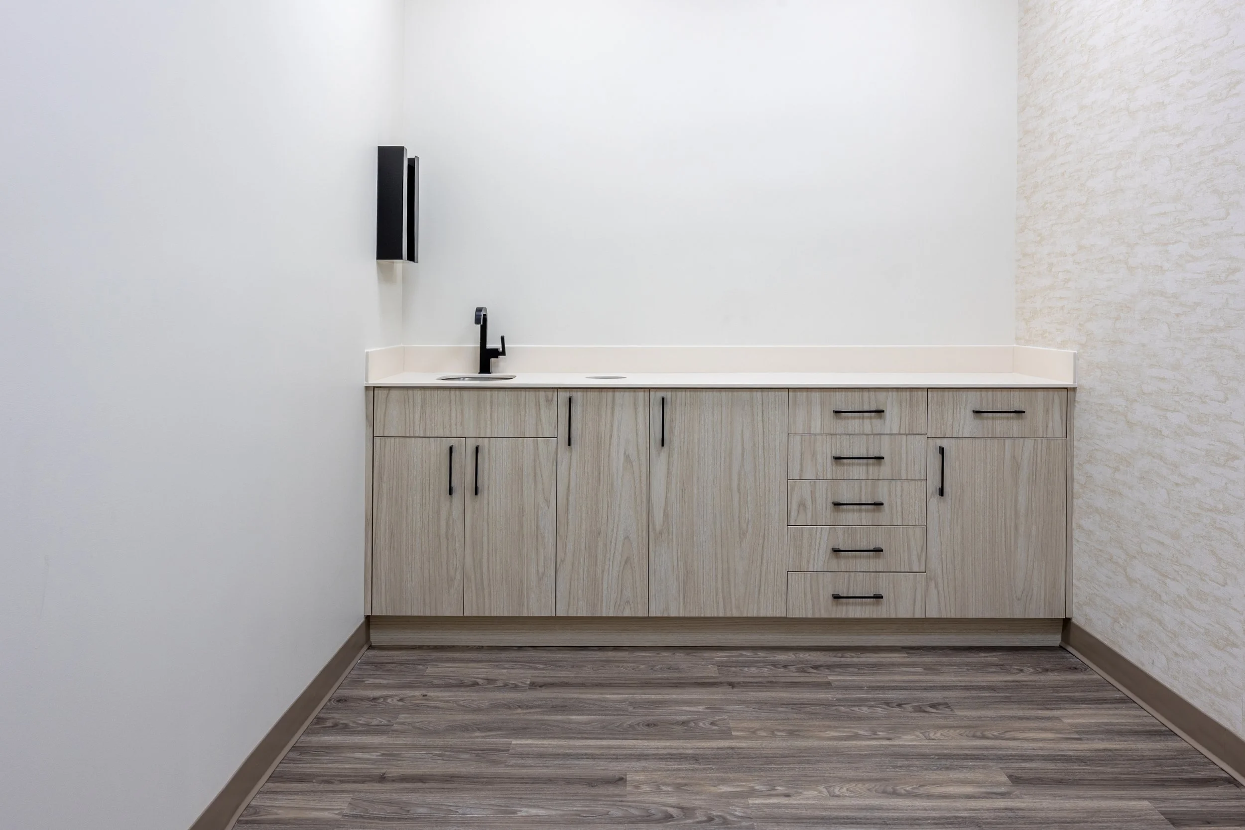 EU3A5915-HDR copy.jpg