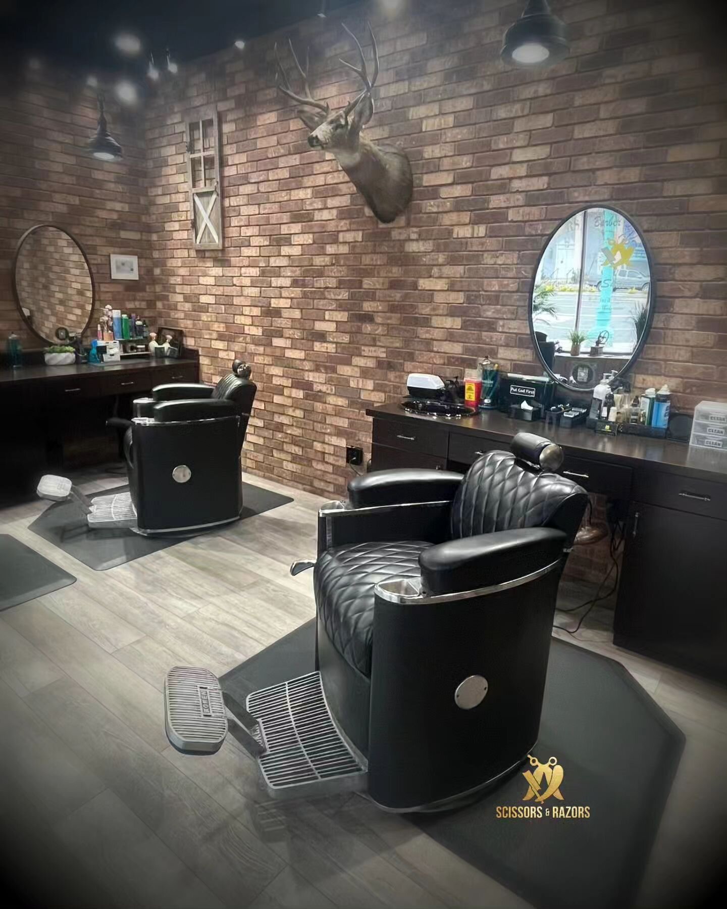 Time to relax and look sharp.
#menfacial #facialmen
#lookingsharp #sharp #oldbarber #facial #youngman 
#sandbesthaircut #cleanbarber 
#bestbarberinsandiego❗️💯
#elcajonblvd #elcajonblvdpRbers #sandigobarbers #sandigobarbers #sandiego #sandiegoshops #