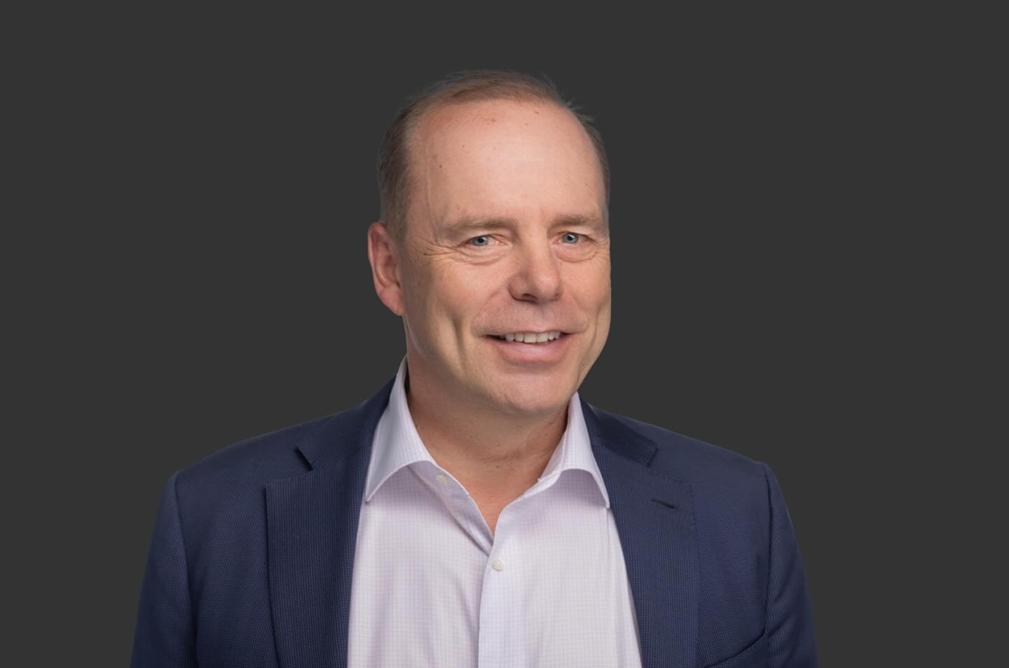 We offer customized professional studio and on locations headshots that perfectly go with your brand or business idea. You can use these headshots on business websites, print collateral, social media, and Linkedin!

BOOKING
Austin, TX - https://texas