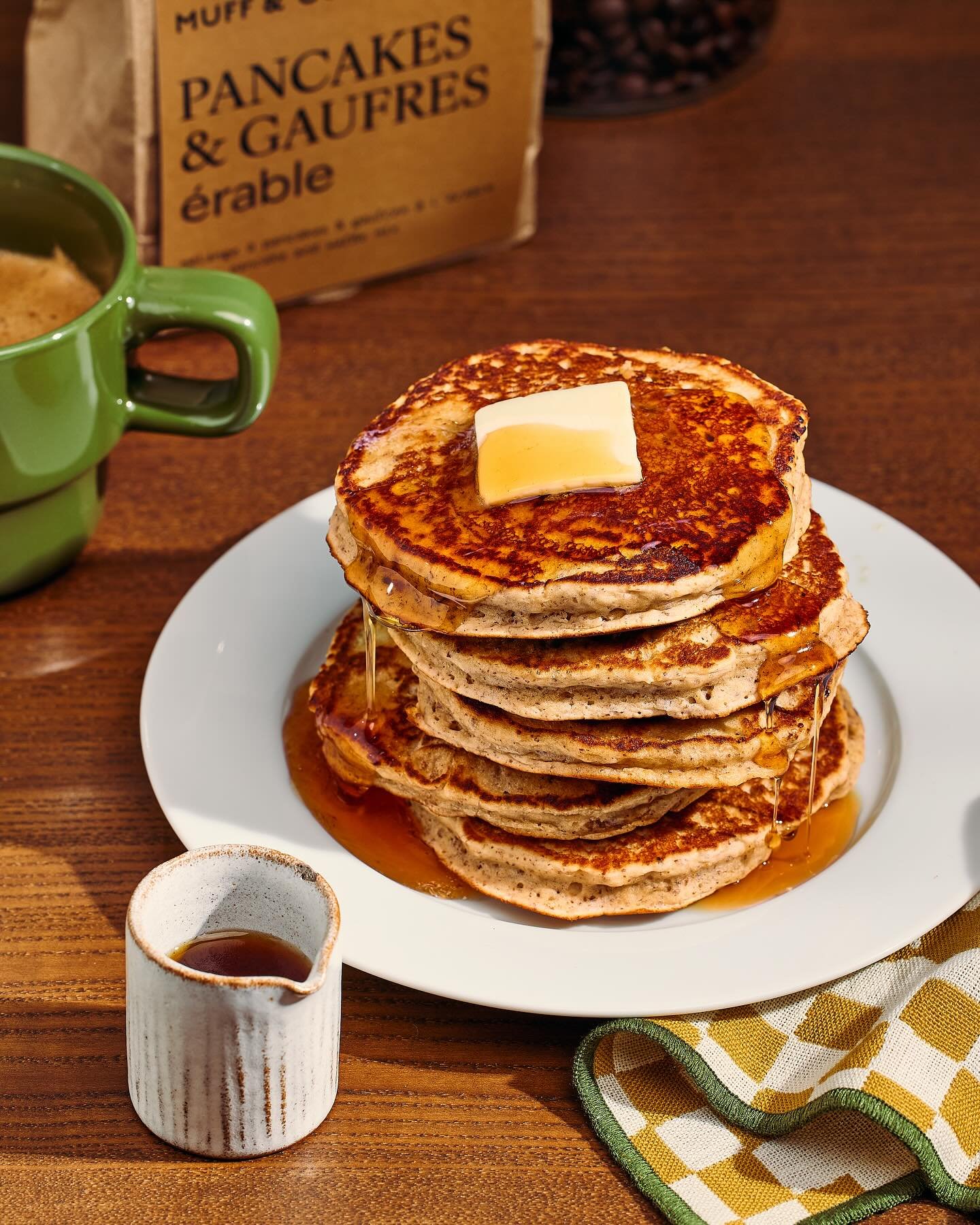 Notre m&eacute;lange &agrave; pancakes et gaufres &agrave; l&rsquo;&eacute;rable est une valeur s&ucirc;re: Parfait pour vos matins de cong&eacute; pendant le temps des f&ecirc;tes comme pour l&rsquo;&eacute;change de cadeau au bureau! 
📸 @_kimgauth