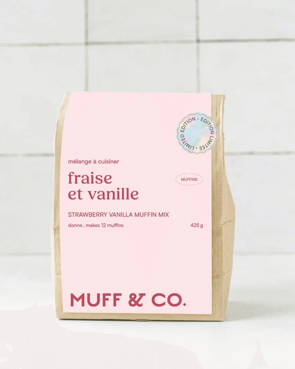 Notre &eacute;dition limit&eacute;e pour la f&ecirc;te de l'amour 💕 

Fraises &amp; Vanille - une douceur &agrave; mi-chemin entre un dessert et une collation. 

Pourquoi on l&rsquo;aime autant: 
- Des fraises lyophilis&eacute;es du Qu&eacute;bec, e