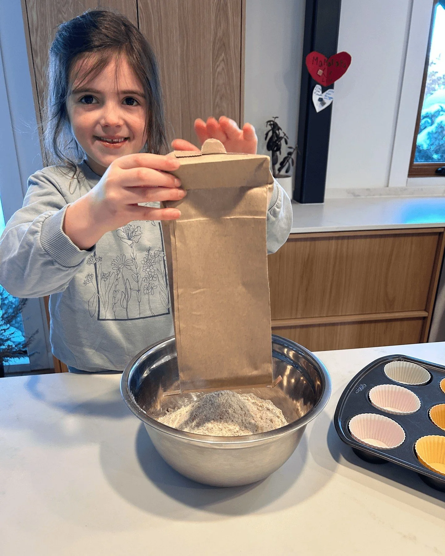 La semaine de rel&acirc;che est ENFIN arriv&eacute;e 🙌💛

Avec Muff - on cuisine, on rit, on m&eacute;lange&hellip; et en bonus, on termine le tout avec 12 d&eacute;licieuses collations maison. 

Une activit&eacute; simple, gourmande et rassembleuse