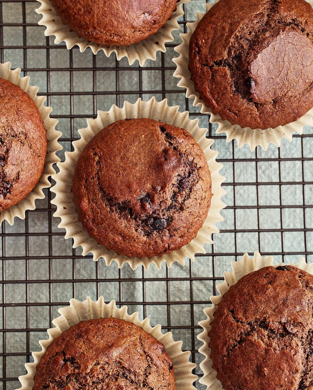 Pourquoi presque tout est bio ? On aurait pu r&eacute;duire les co&ucirc;ts. Choisir des ingr&eacute;dients standards. Faire &ldquo;comme tout le monde&rdquo;.

Mais chez nous, la qualit&eacute; n&rsquo;est pas une option.

- Farine bio.
- Avoine bio