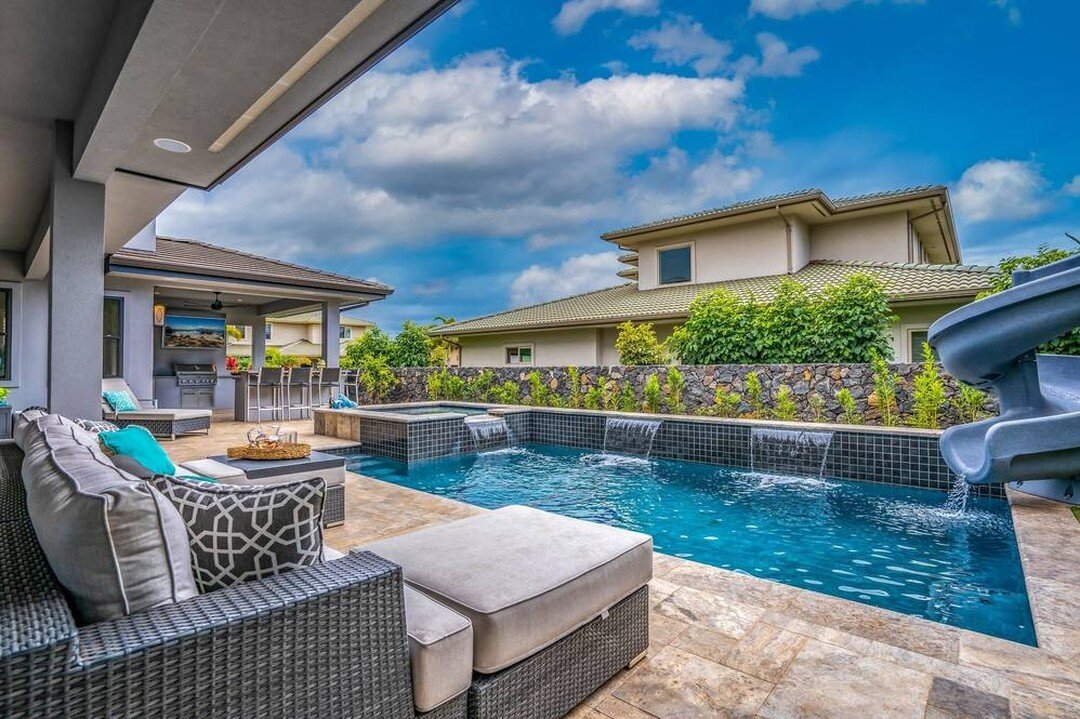 Listed by @topmauihomes is 138 Hoolapa St. on Maui. Go to https://www.hawaiilife.com/agents/alanarucynski/listings/138-hoolapa-st-kihei-hi-96753-1 (For IG, tap live link in bio) for additional photos, price and more details:

Stunning custom home com