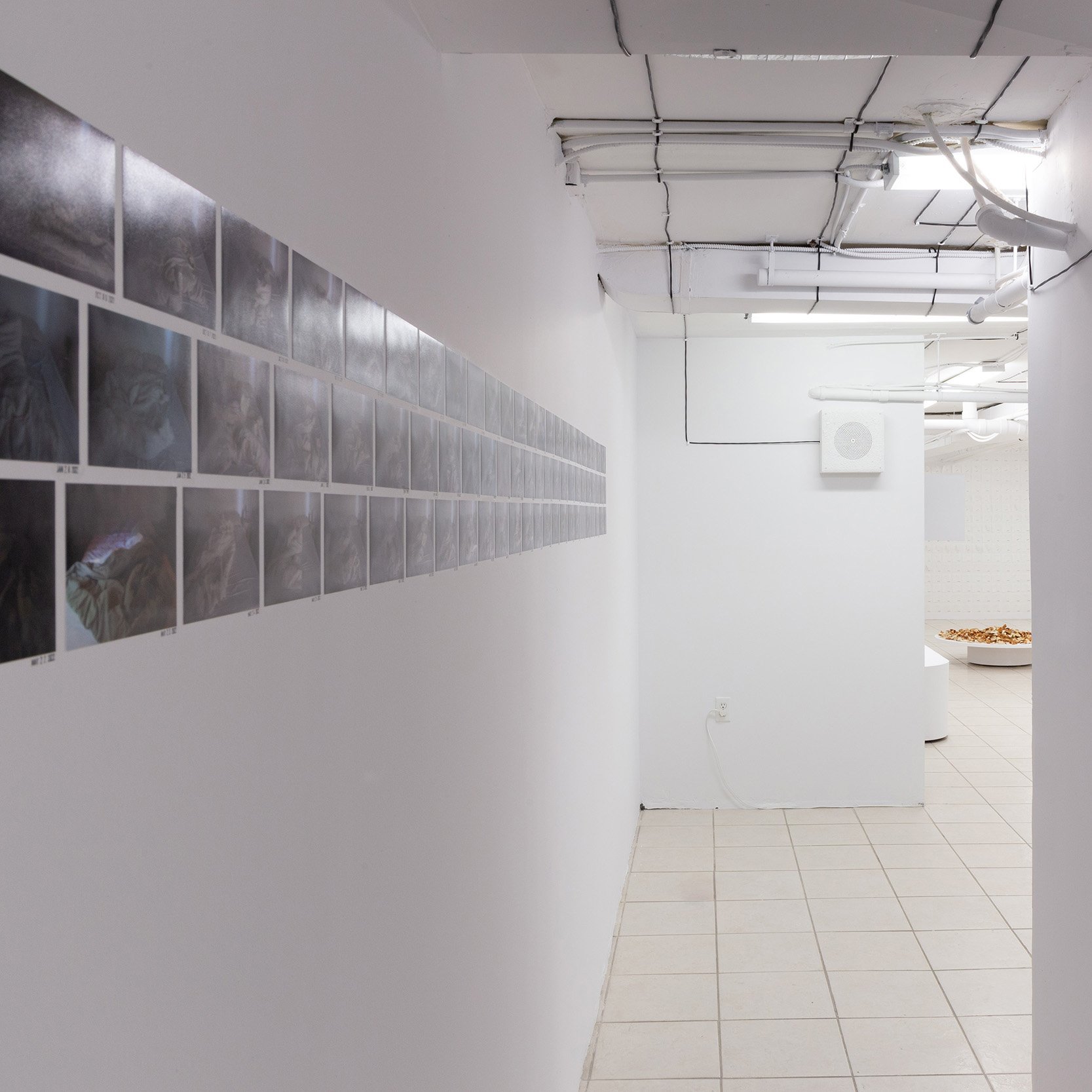 the hole fits the worm, but only as it moves