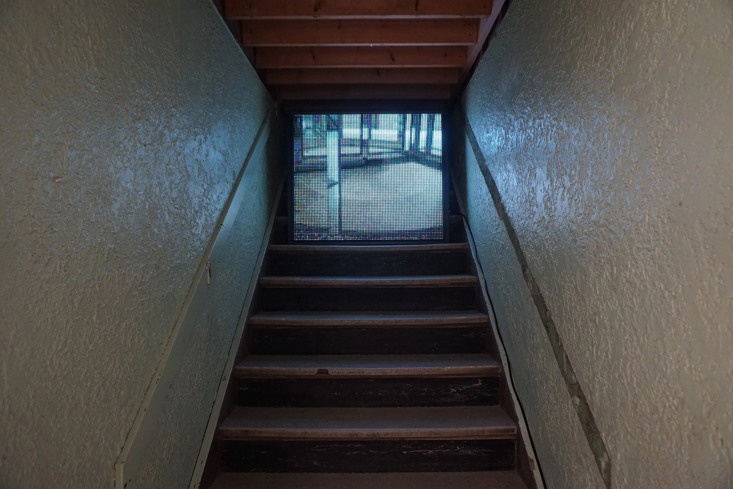 Ellen Bleiwas, Emily DiCarlo, Justine Kohleal, "Throat", 2023. LED screen, video, sound. 37.75" x 31.25"