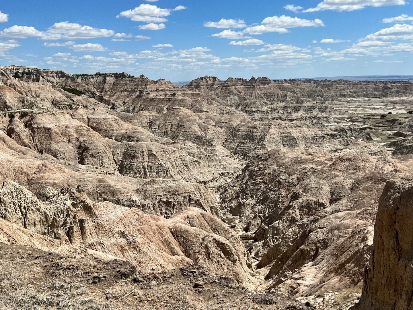 Exploring Badlands National Park was an otherworldly experience 🌍🏜️ From the sweeping prairie vistas to the rugged canyons, every turn revealed new wonders each grander than the last. Who else is ready to plan their next adventure here?⁠