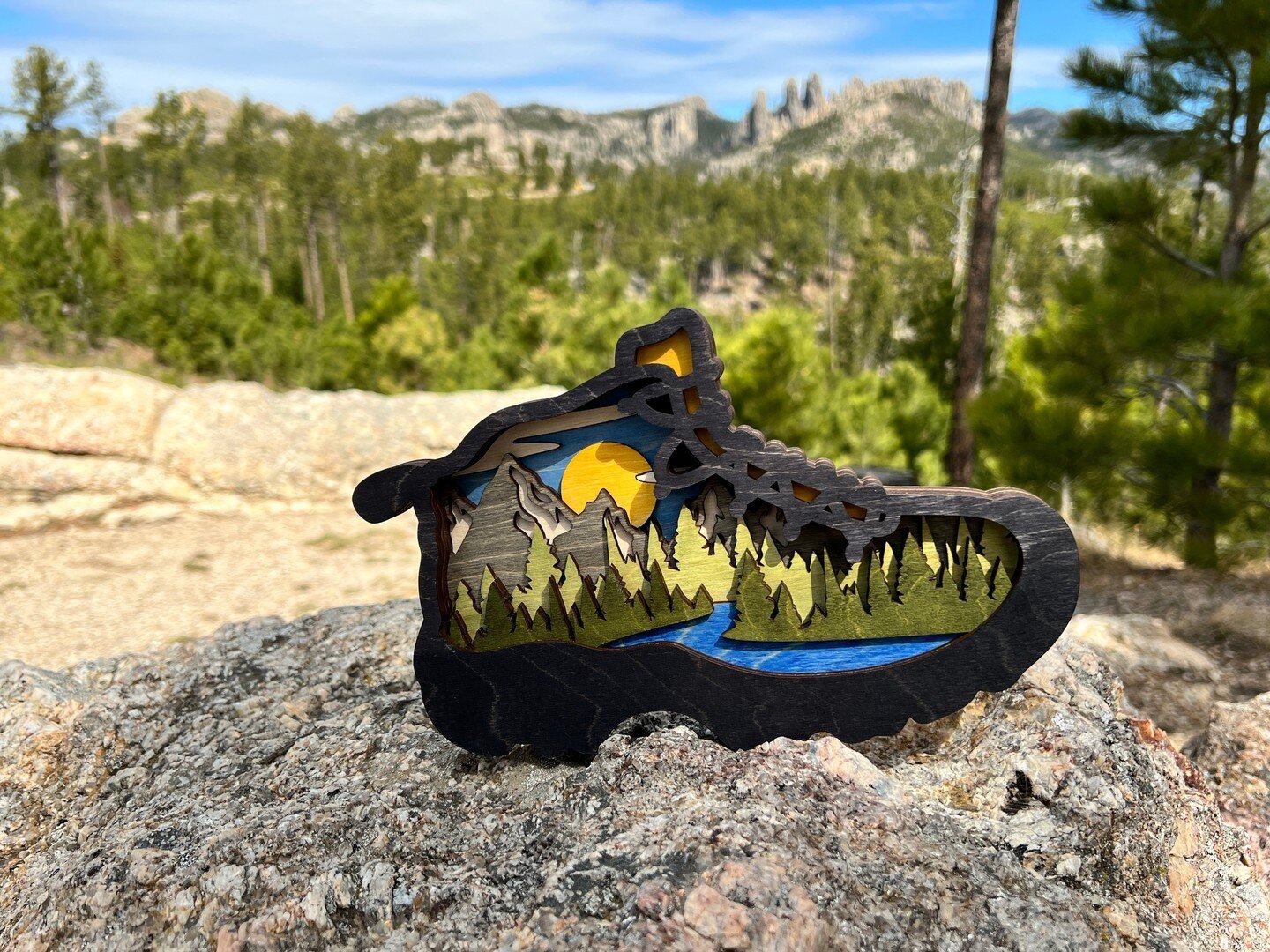 Exploring some beautiful scenery, it  was the perfect opportunity to get some photos of our 3D carved hiking boot and have a little adventure. 🌲🥾⁠
⁠