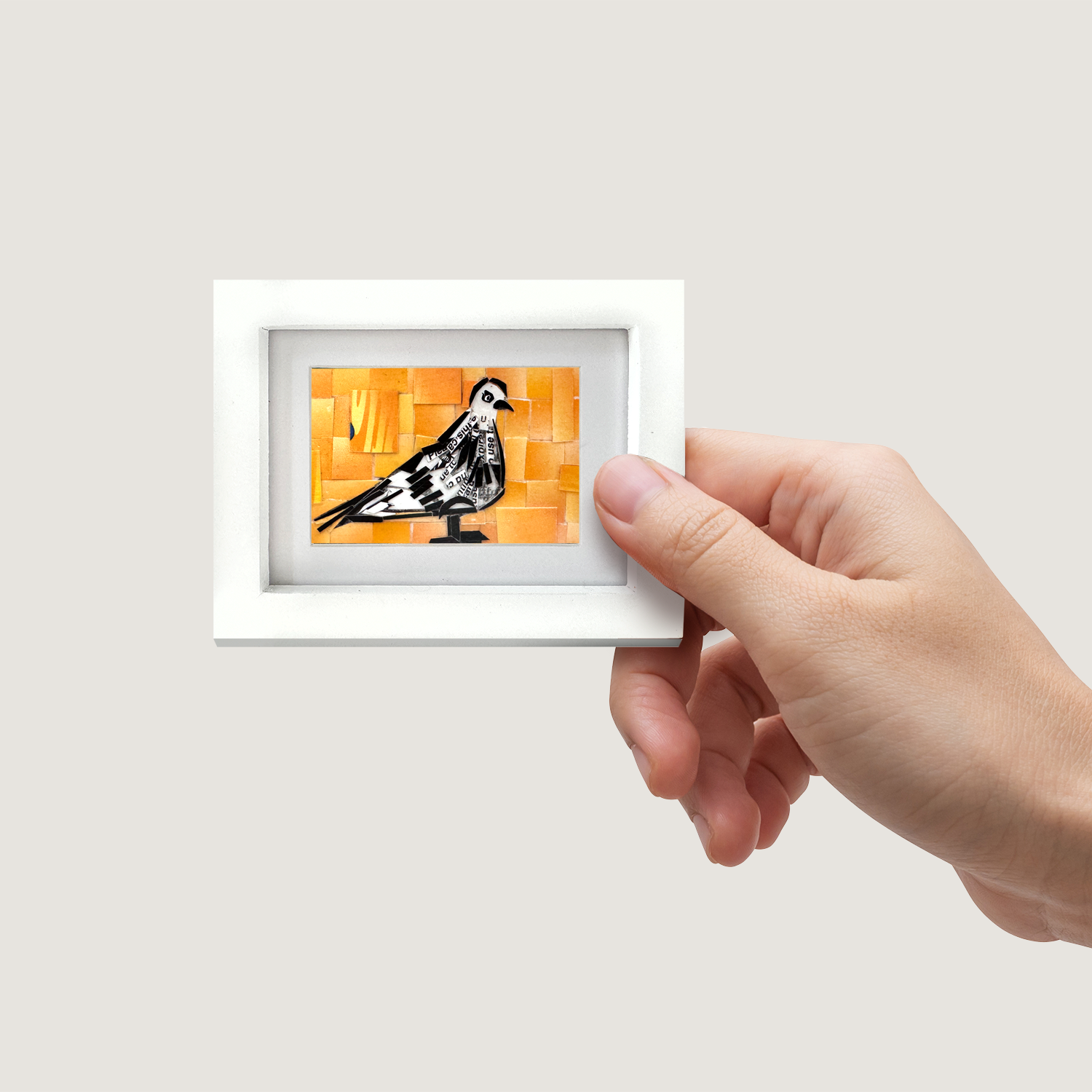 mini_pigeonfull2507_hand.png