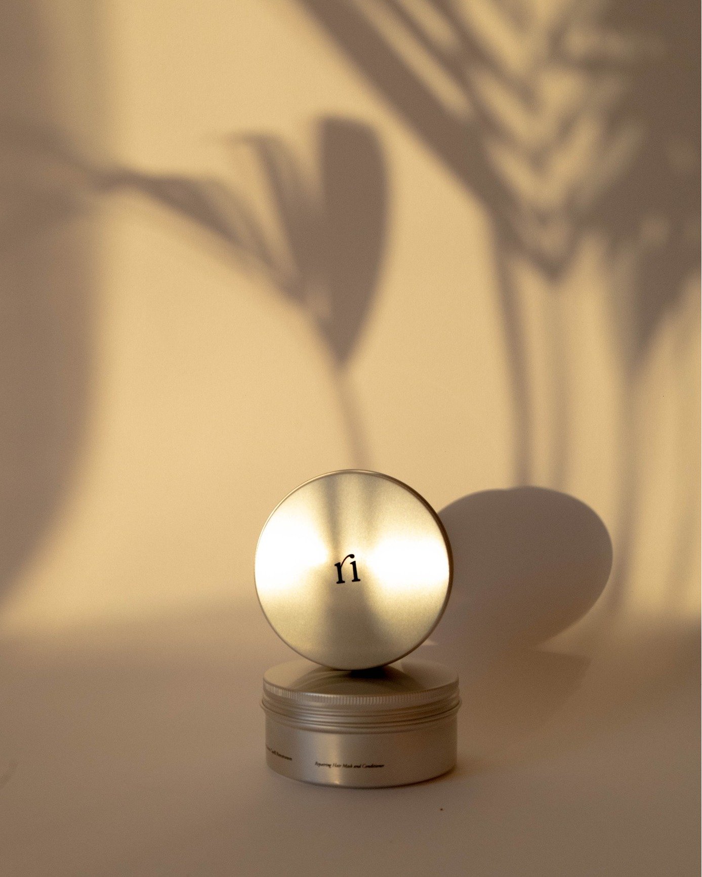 La gamma di prodotti Caprichar si sta sempre pi&ugrave; allargando, cercando di sopperire tutte le vostre esigenze con prodotti validi ma con un'attenzione alla sostenibilit&agrave;. 

Avete provato la maschera?? 

Potete usarla sia come balsamo,lasc