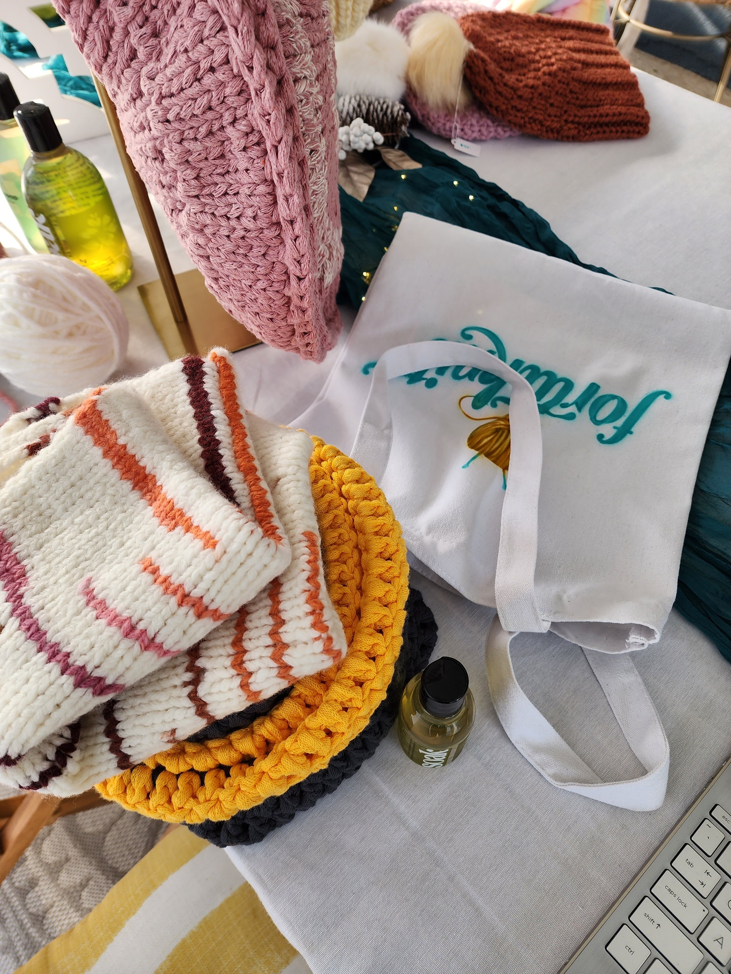 fortuknit tote by Amiracle Artistry