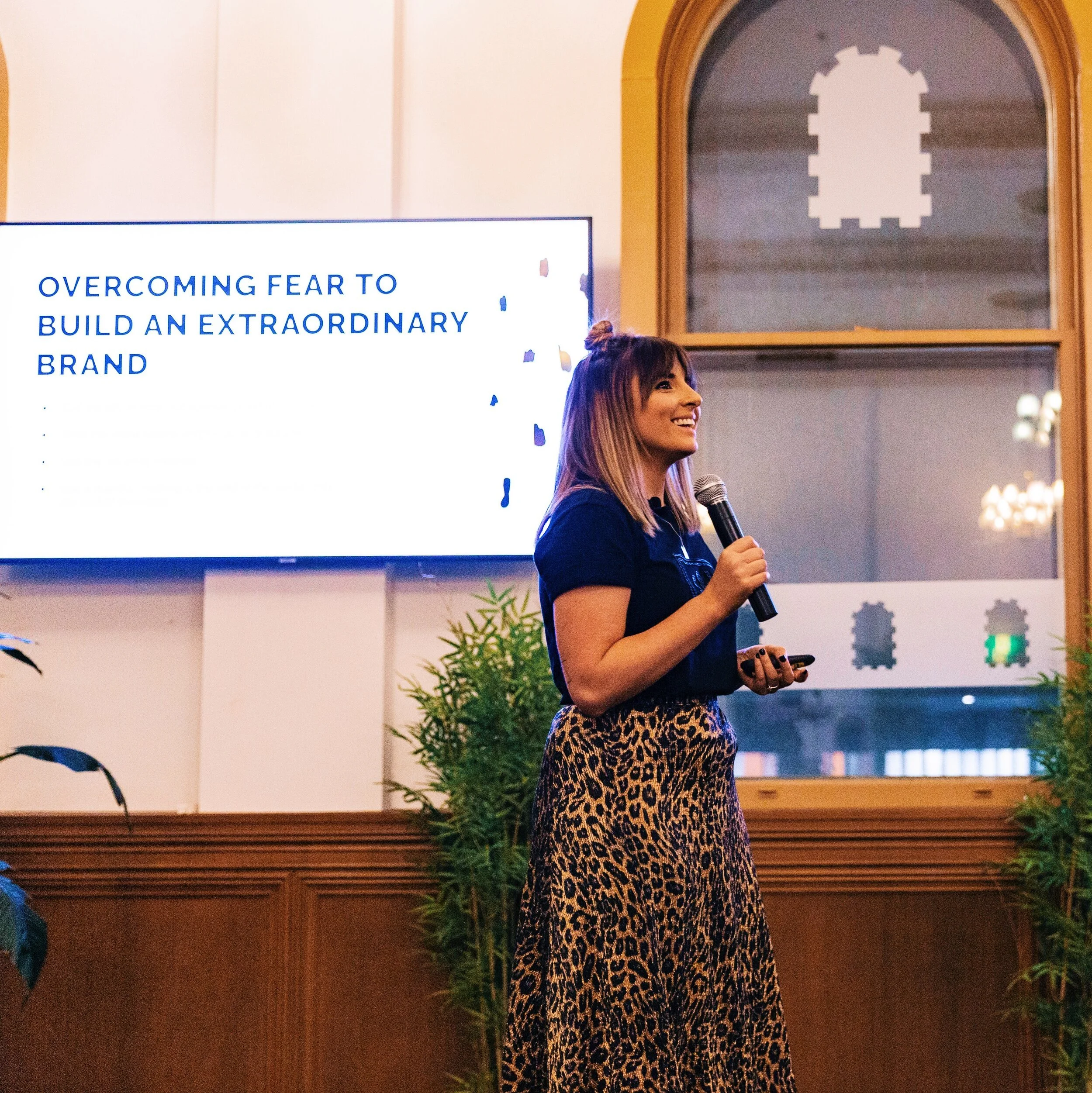 27 habits of successful women (YouTubers &amp; entrepreneurs)