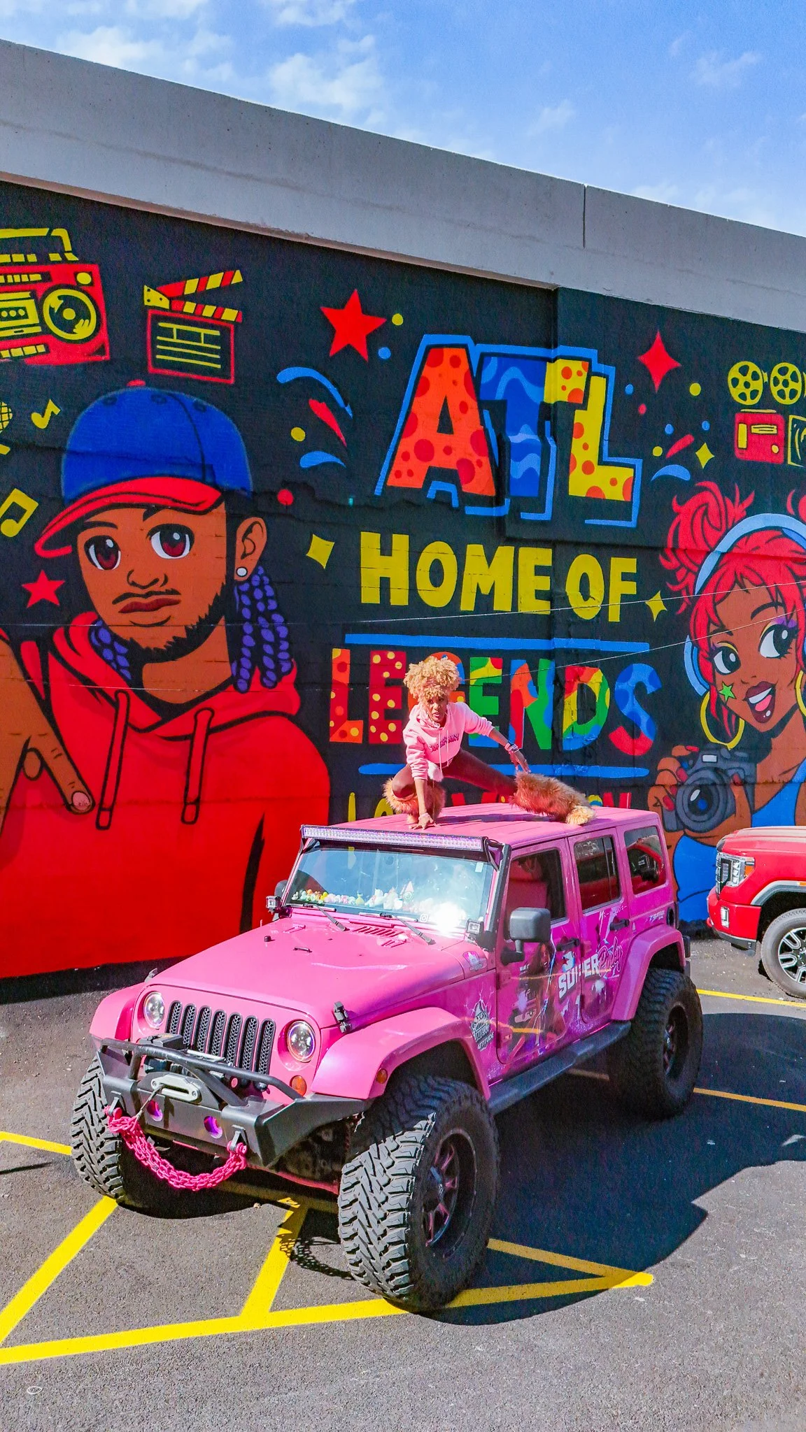 verizon-baker-street-atlanta-mural-drew-borders-cat-eye-creative-project-roadmap-super-pinky-pink-jeep-atl-niccole-supernicc.jpg.jpg