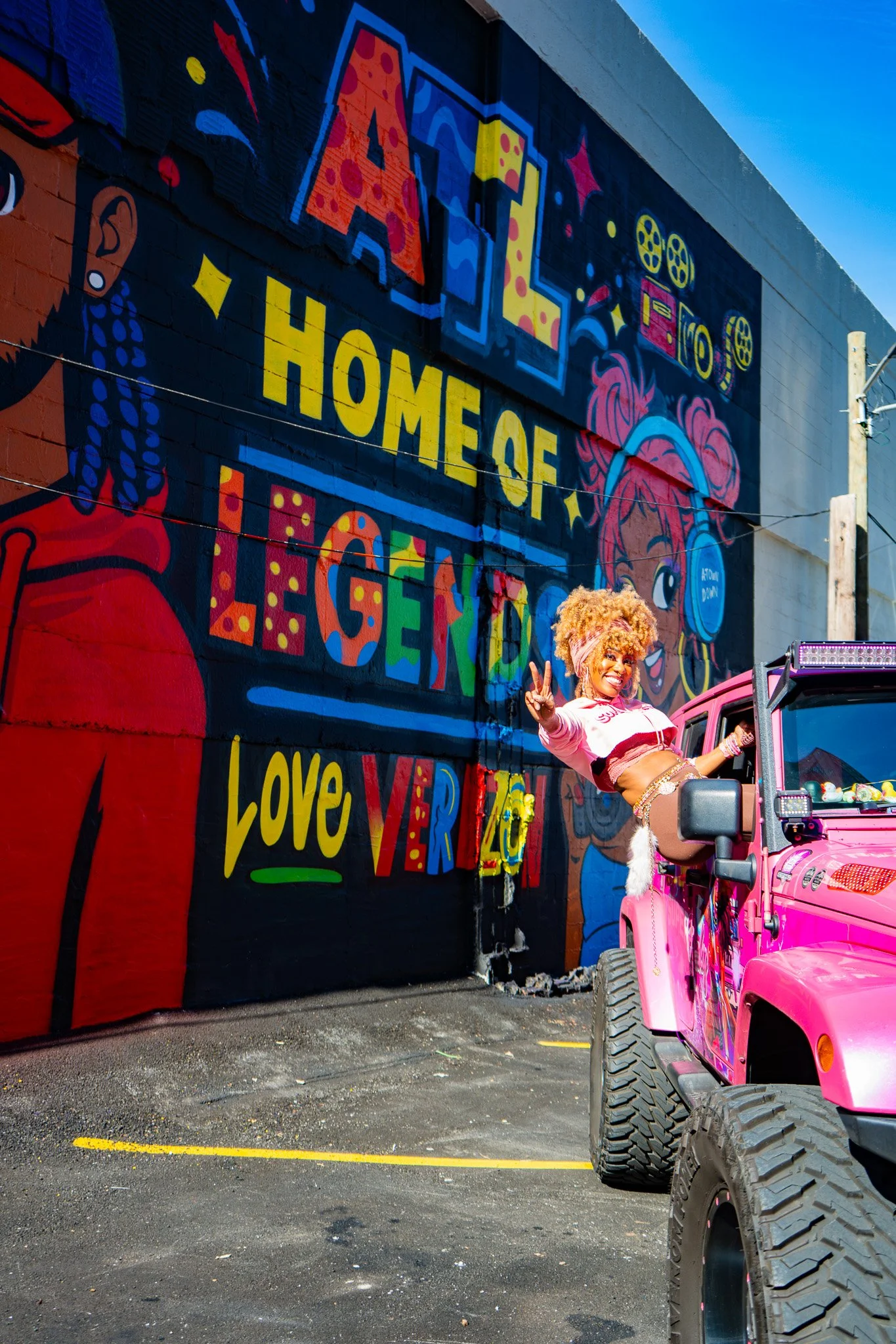 verizon-baker-street-atlanta-mural-drew-borders-cat-eye-creative-project-roadmap-super-pinky-pink-jeep-atl-niccole-supernicc.jpg.jpg