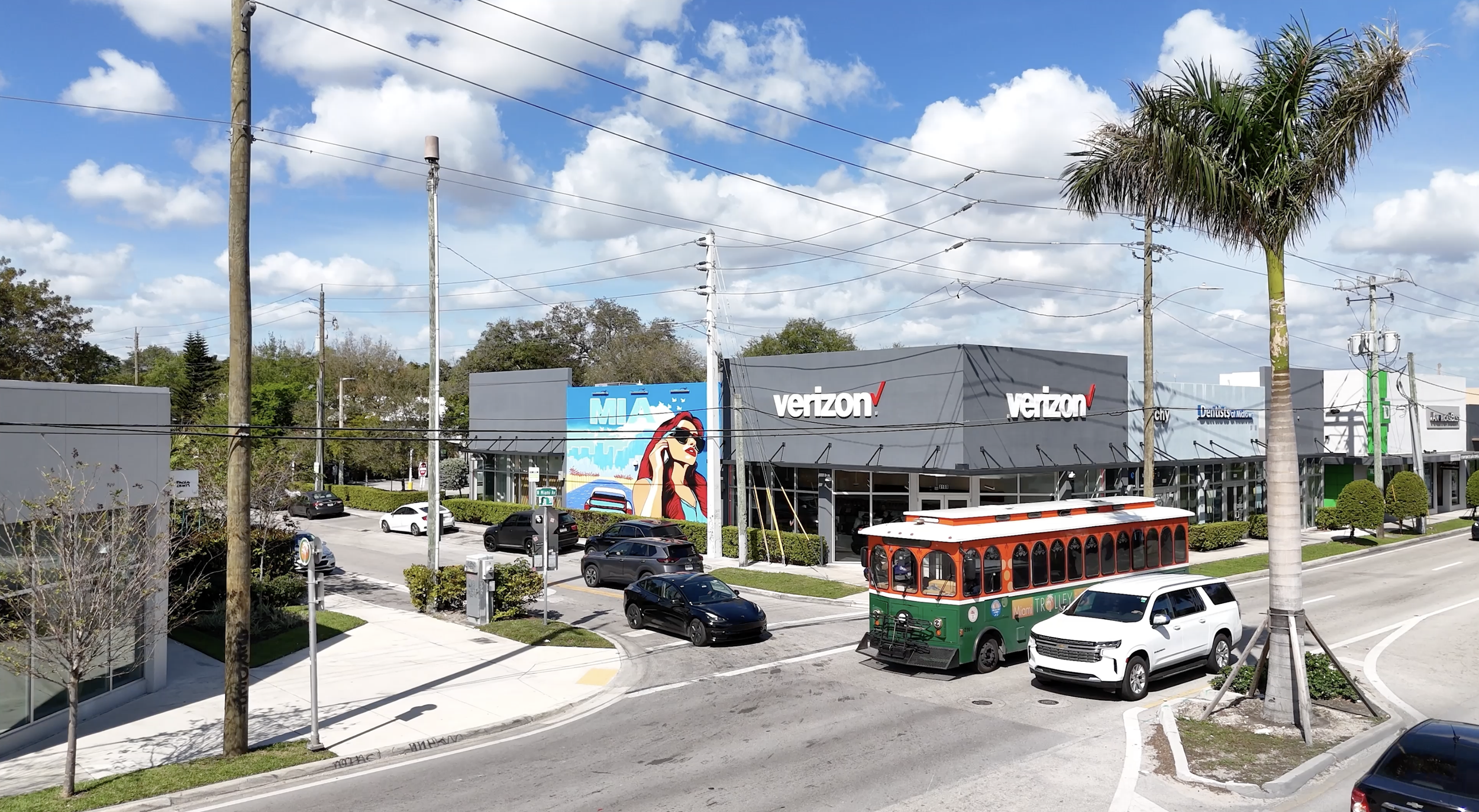 Verizon Wynwood Midtown Miami Mural by Roc Sol, Dennis Perez and Project Roadmap Murals - Miami Mural Team, Wynwood Murals