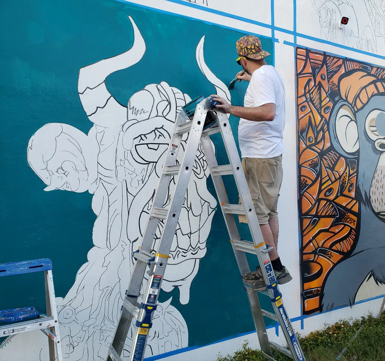 Bored Ape Wall of Fame Mural in Miami by Roc Sol Wynwood Allapattah - BAYC Mural in Miami