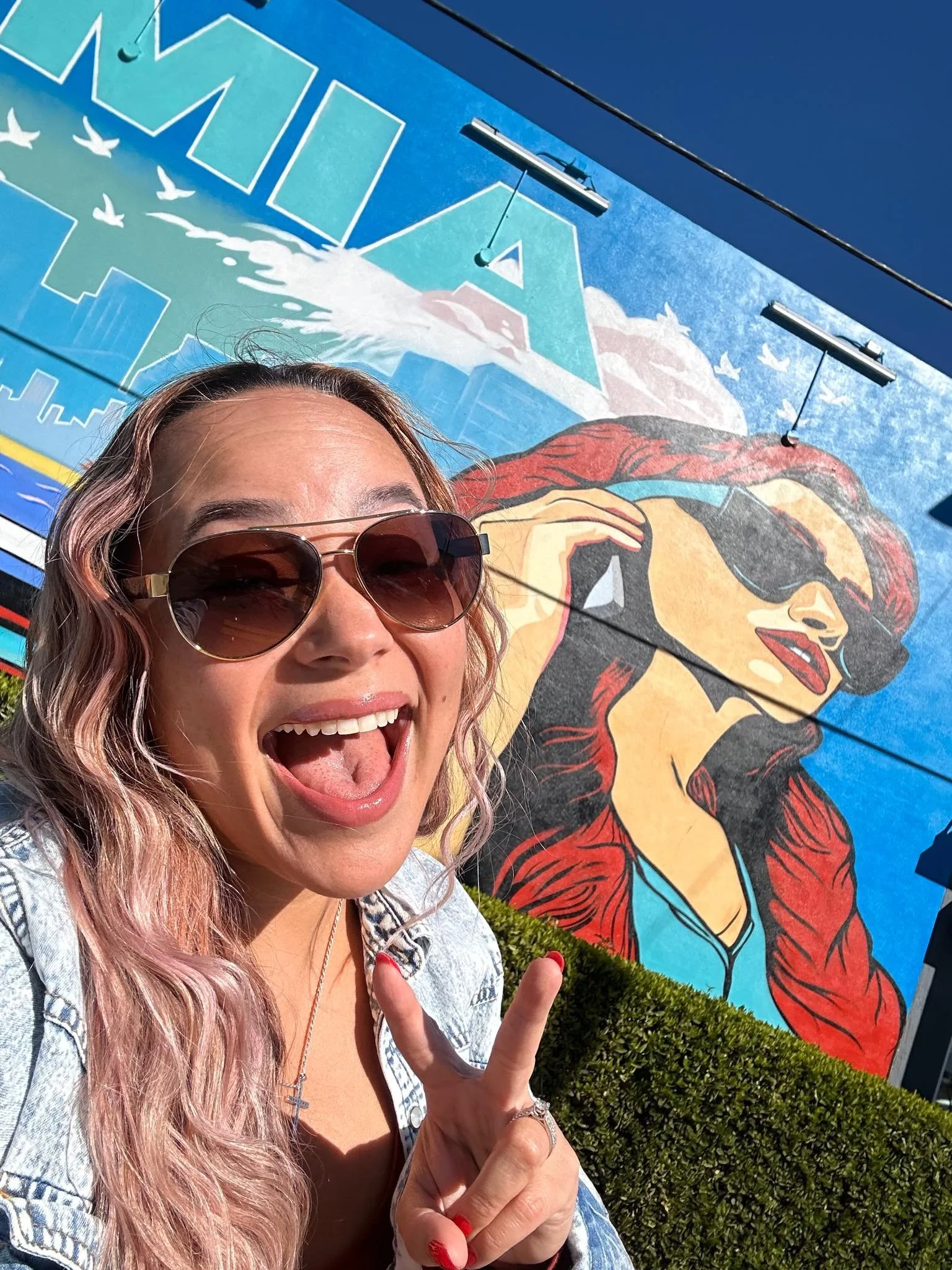 POWER OF ART: VERIZON SELFIE CONTEST WITH POWER96 AT OUR AUGMENTED REALITY MURALS