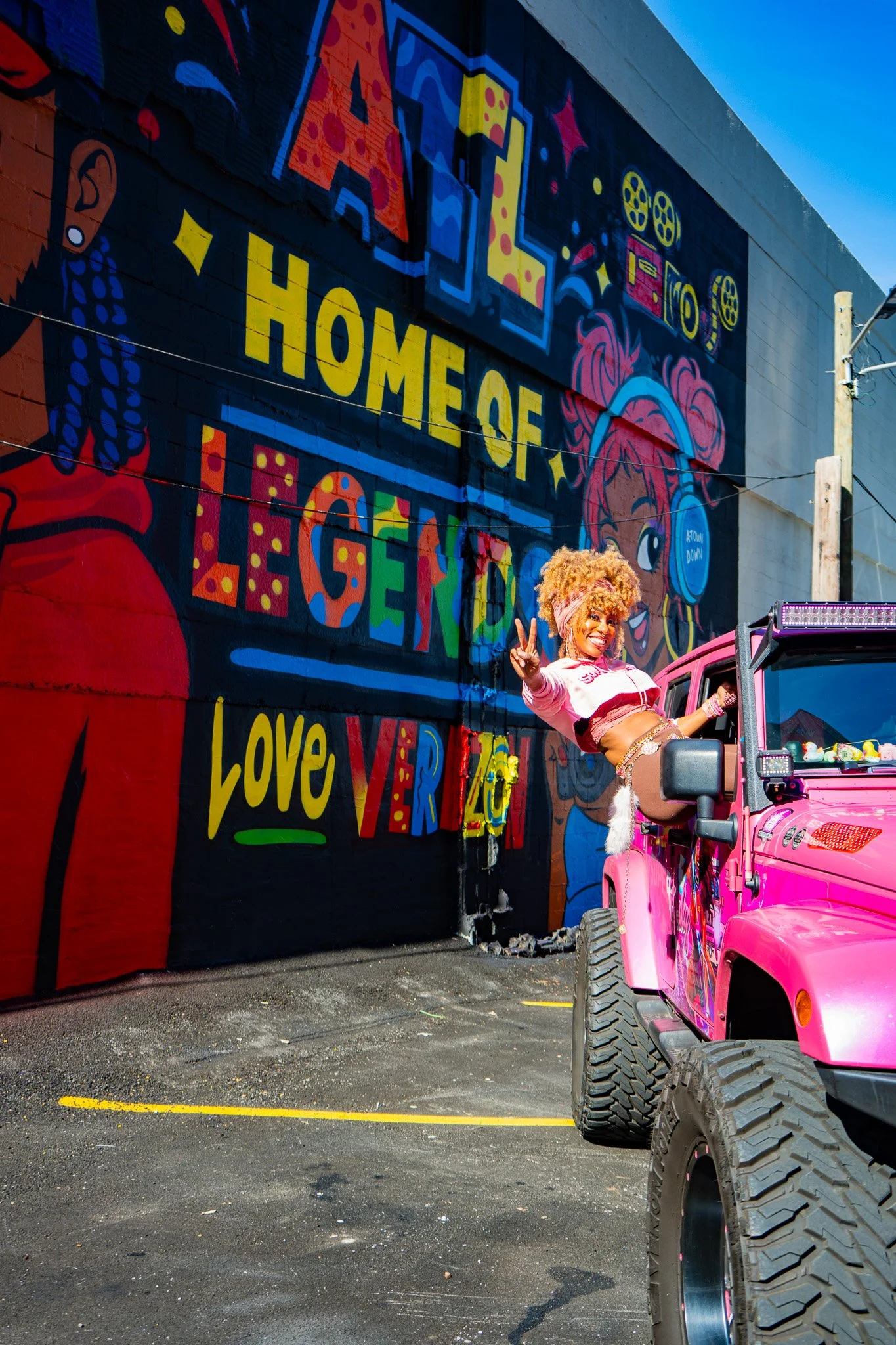 verizon-baker-street-atlanta-mural-drew-borders-cat-eye-creative-project-roadmap-super-pinky-pink-jeep-atl-niccole-supernicc.jpg.jpg