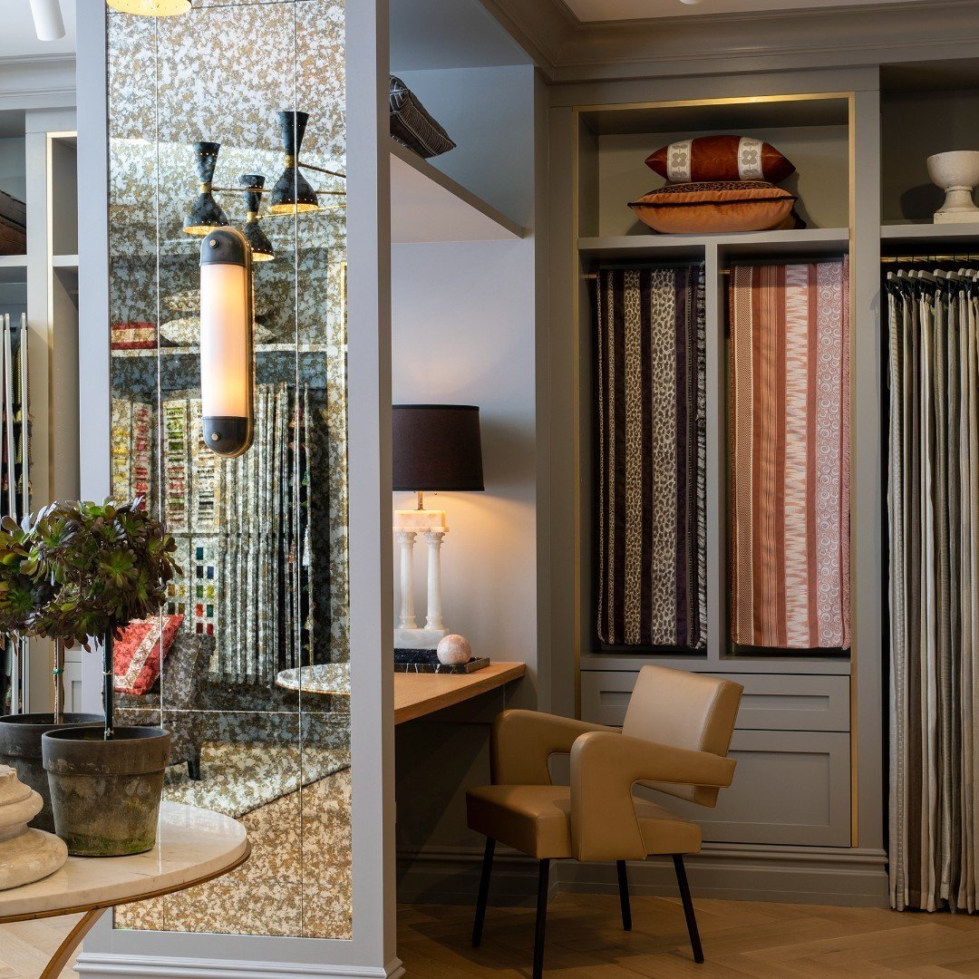 Every room needs a touch of French passementerie.  Have you been to the @houlesusa NY Flaghship showroom lately? Discover the finest in design details with their couture trims, braids and fringes @danddbuilding.
Visit Houl&eacute;s at Suite 919.

Sho