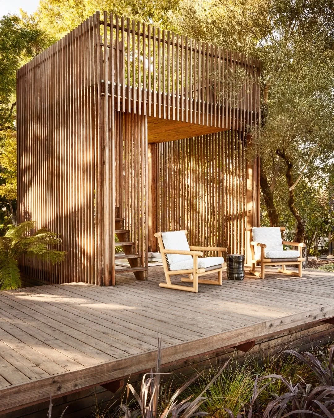 This is a structure for stillness. 

Brazilian Modernism&hellip;Distilled.

The Franca Lounge Chair balances structure and ease &mdash; teak with presence, proportion with restraint, comfort without excess.

Masculine. Architectural. Intentionally Qu