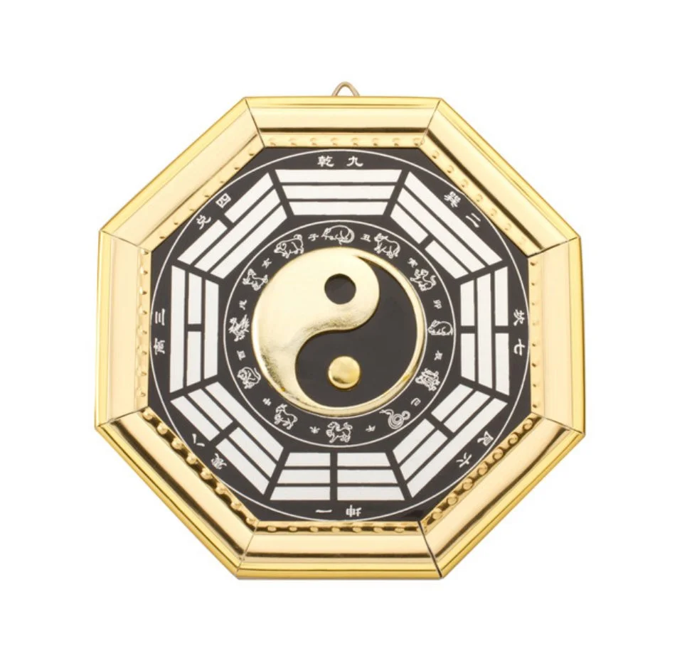 Decluttering and Mindfulness: Incorporating Feng Shui in Our Everyday Lives