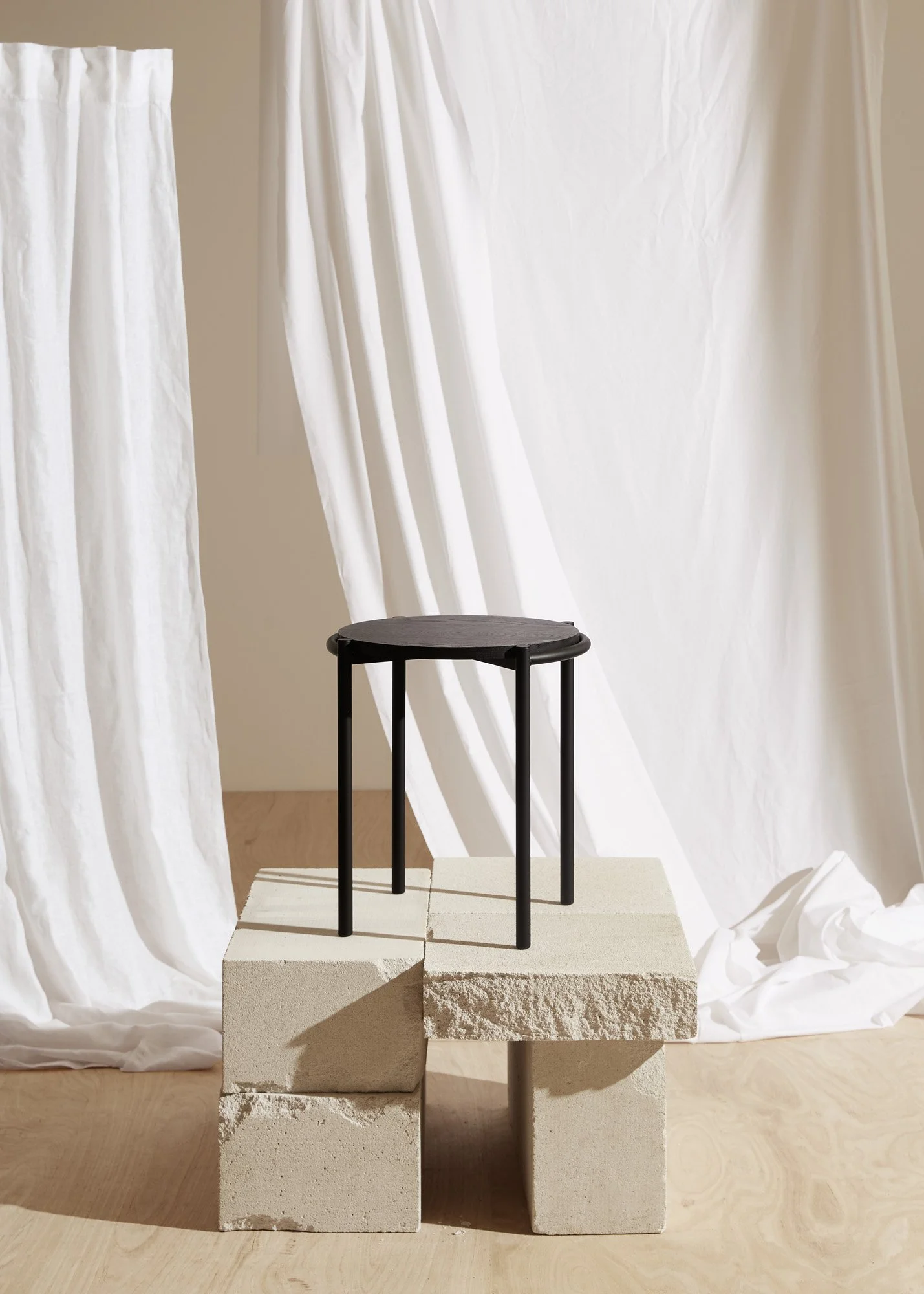 Fomu Low Stool