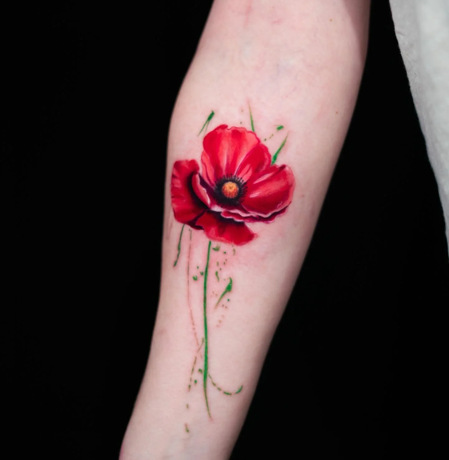 Capturing the essence of nature's resilience and beauty in every petal.

Done at @aztekink 
Ink used @eternalink 

#tattooapprentice #tattooapprenticeship #apprenticetattoo #apprenticetattooer #tinleyparktattoo #poppy #poppytattoo #tattooartistcommun