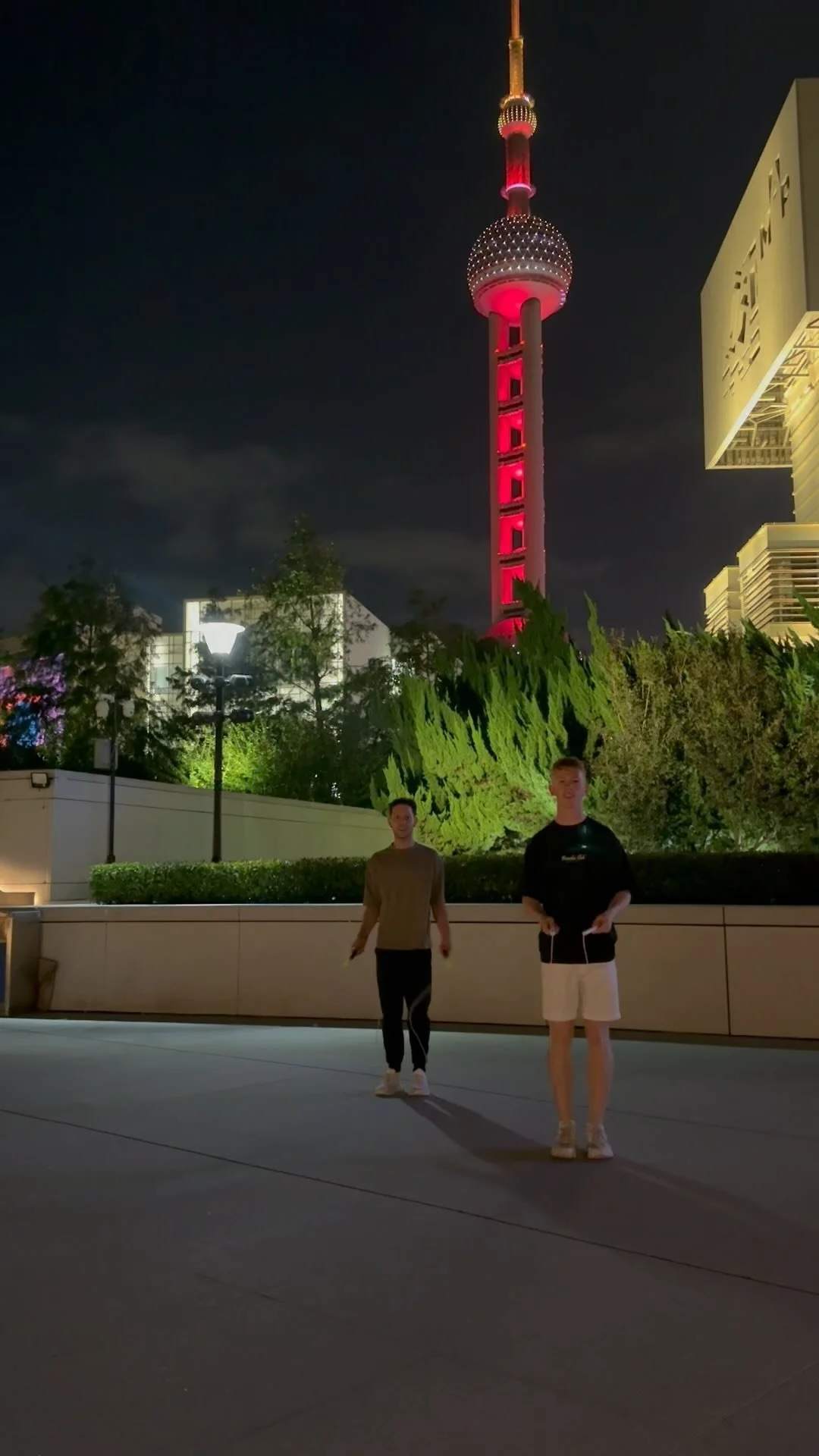 Throwback to Shanghai with @lukeboon_ 🇨🇳
#jumprope #skipping #sport #shanghai #sport #china #needle #mates #friends #trending #aus #brissy