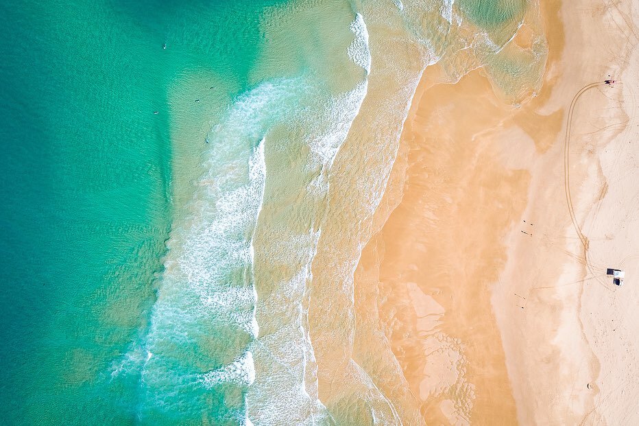 L O W 
A N D 
S L O W //
.
.
.
.

#seascape #oceanscape #findyourwaymorningtonpeninsula #visitmorningtonpeninsula #shotondji #igersmelbourne #melbourneisme #melbourneiloveyou #melbournephotographer #coastalshots #skysupply #dronesdaily #dronegear #dr