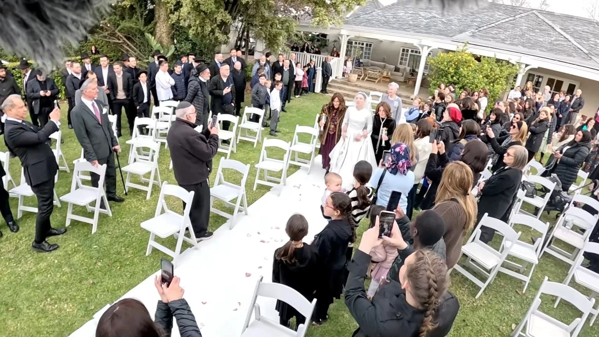 Margalit & David-2.mp4_snapshot_24.42_[2025.06.26_20.41.27].jpg