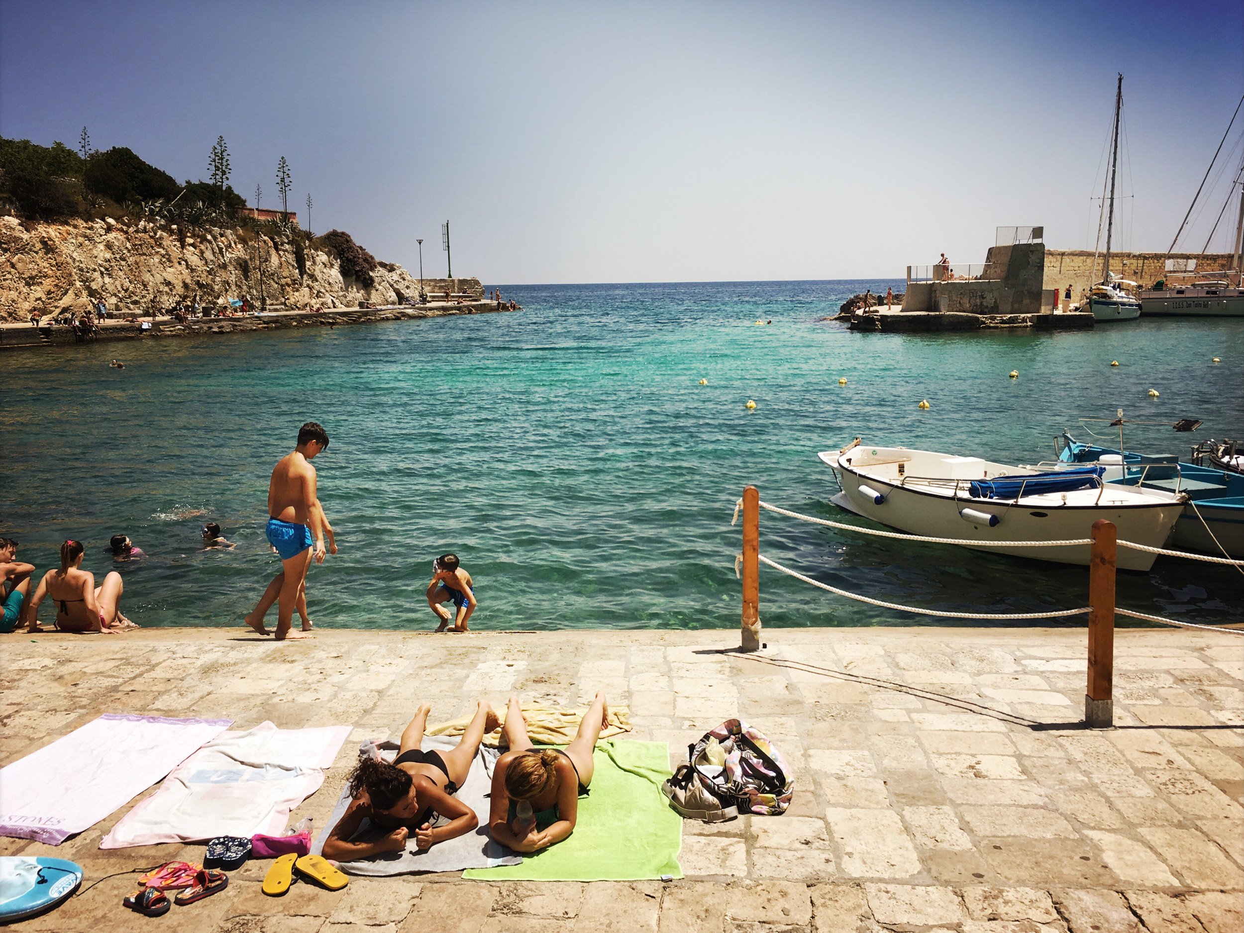 Spiagge rocciose sulla costa adriatica