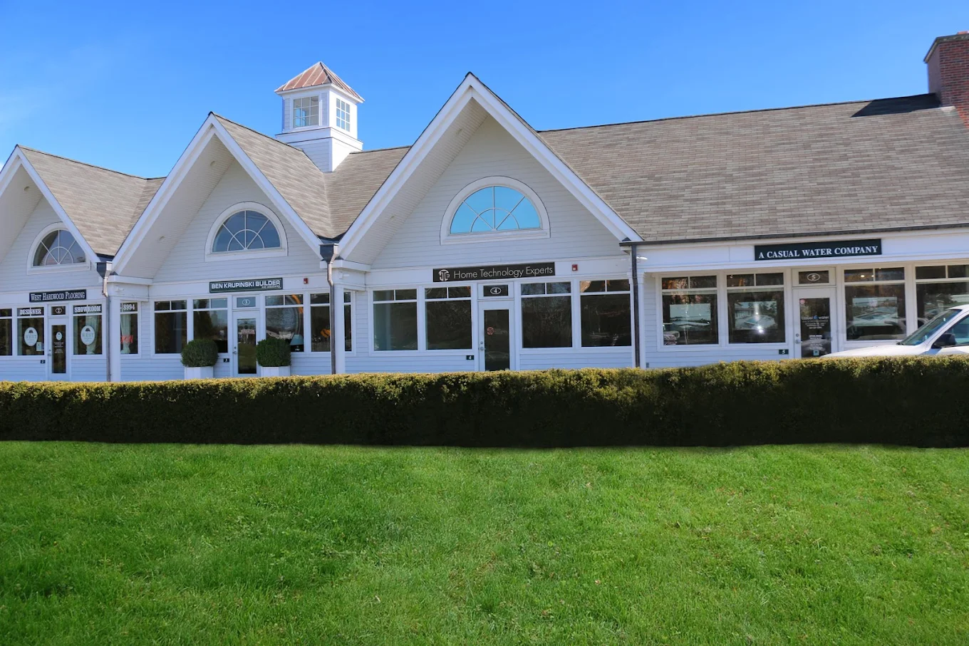 Where is the Home Technology Experts Showroom Located?