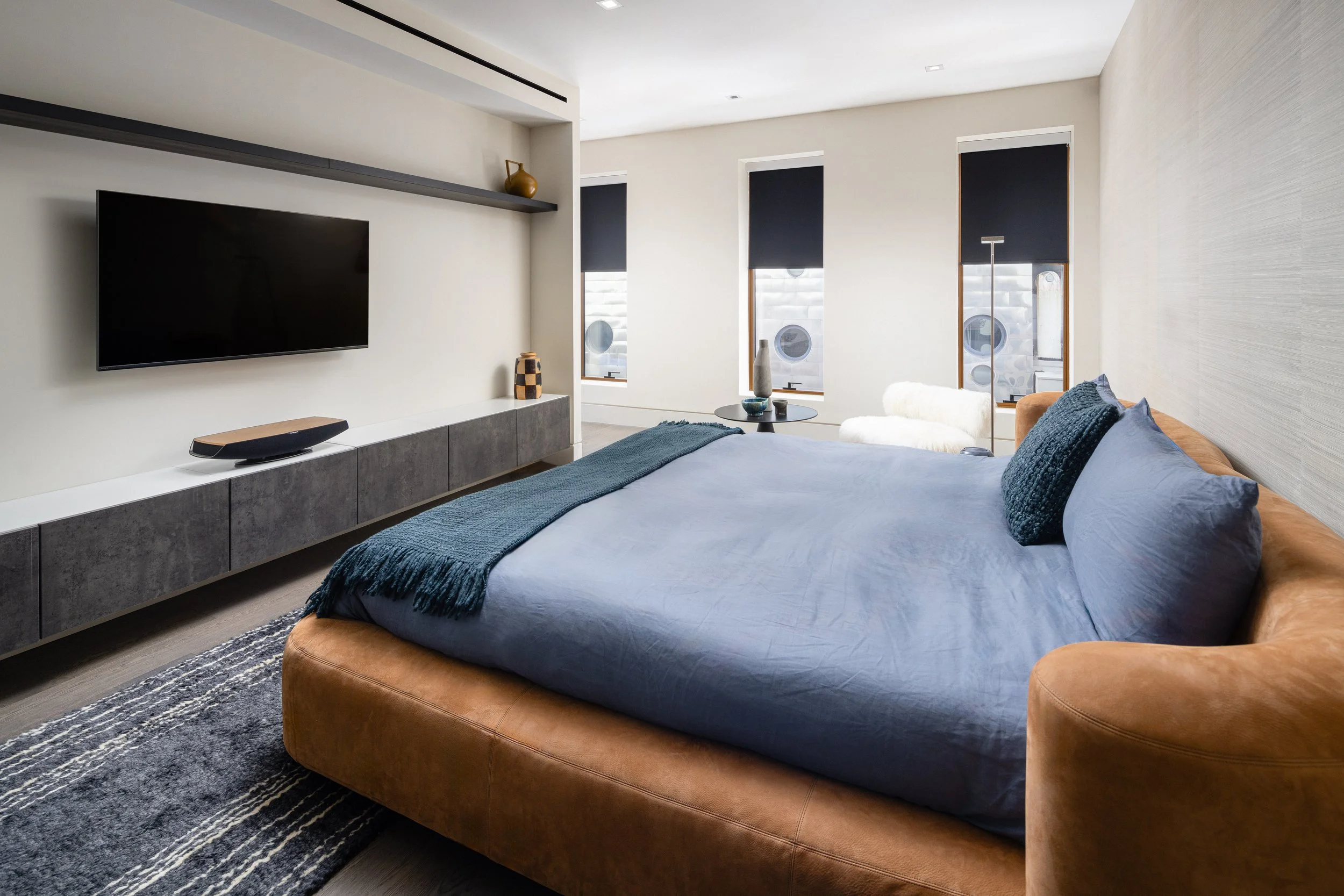 tv-installation-master-bedroom-installed-hero-hte-1602.jpg