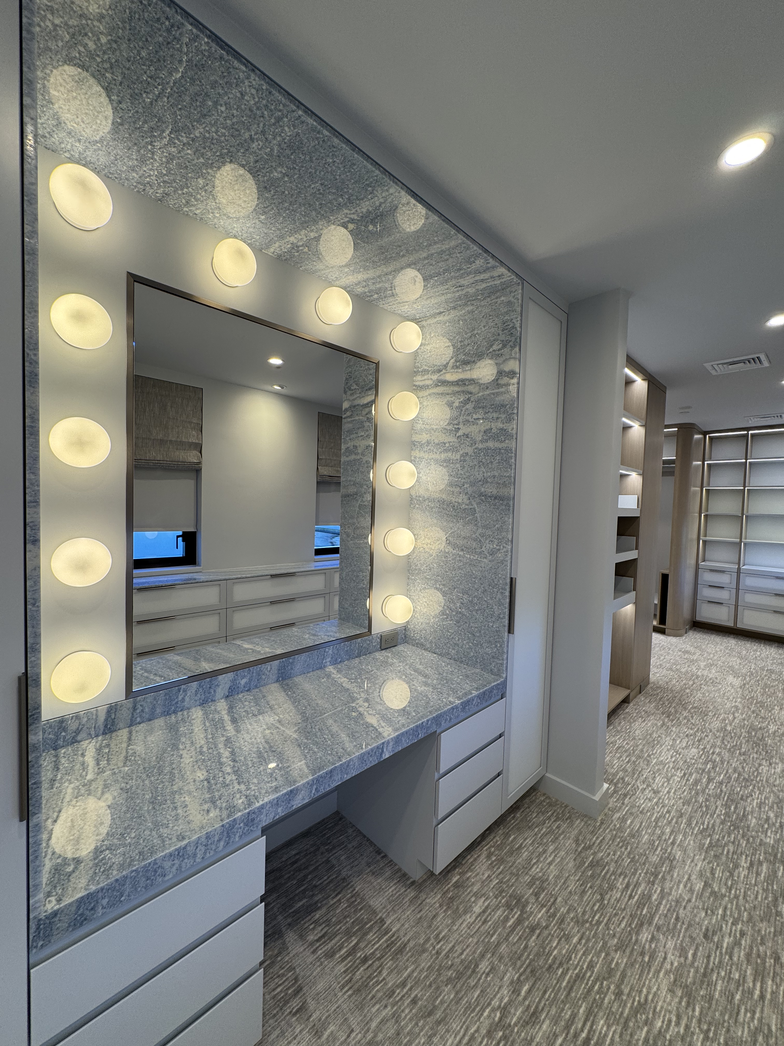 lighting-bathroom-installed-hero-hte-0122.png
