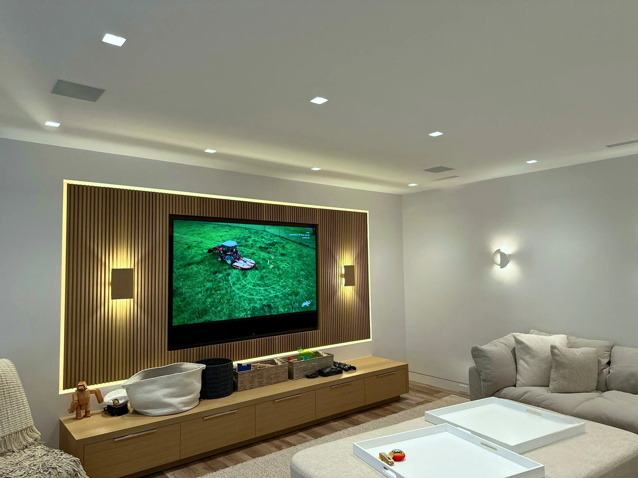 Leon and Samsung Frame TV.jpg