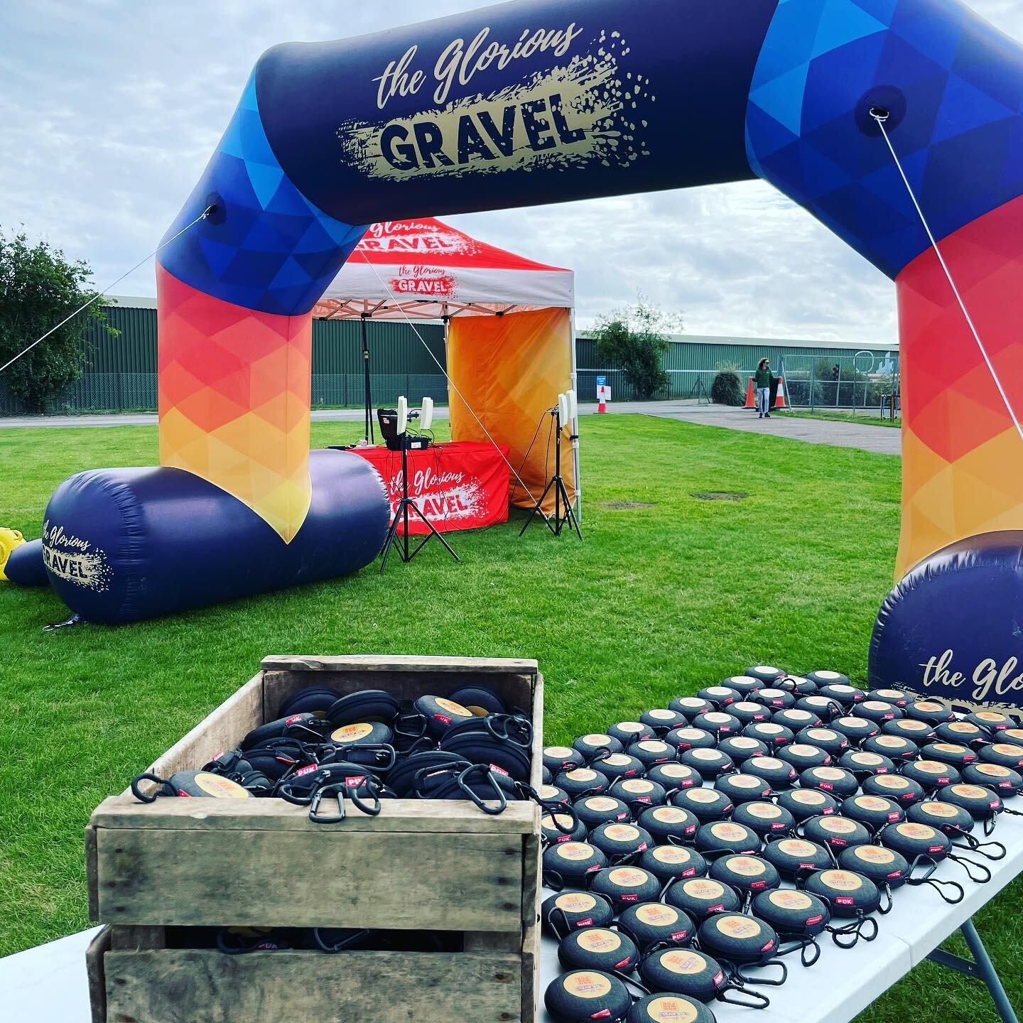 Another excellent day out at @thruxtonracing with @gloriousgravel for their autumn ride. Well done to all who took part, enjoy your PUK&rsquo;s!
#sailsburyplain #gravelbike #wahooligan #showerpuk #showerbar #soap

#soap #pukplastic #showerpuk #refill
