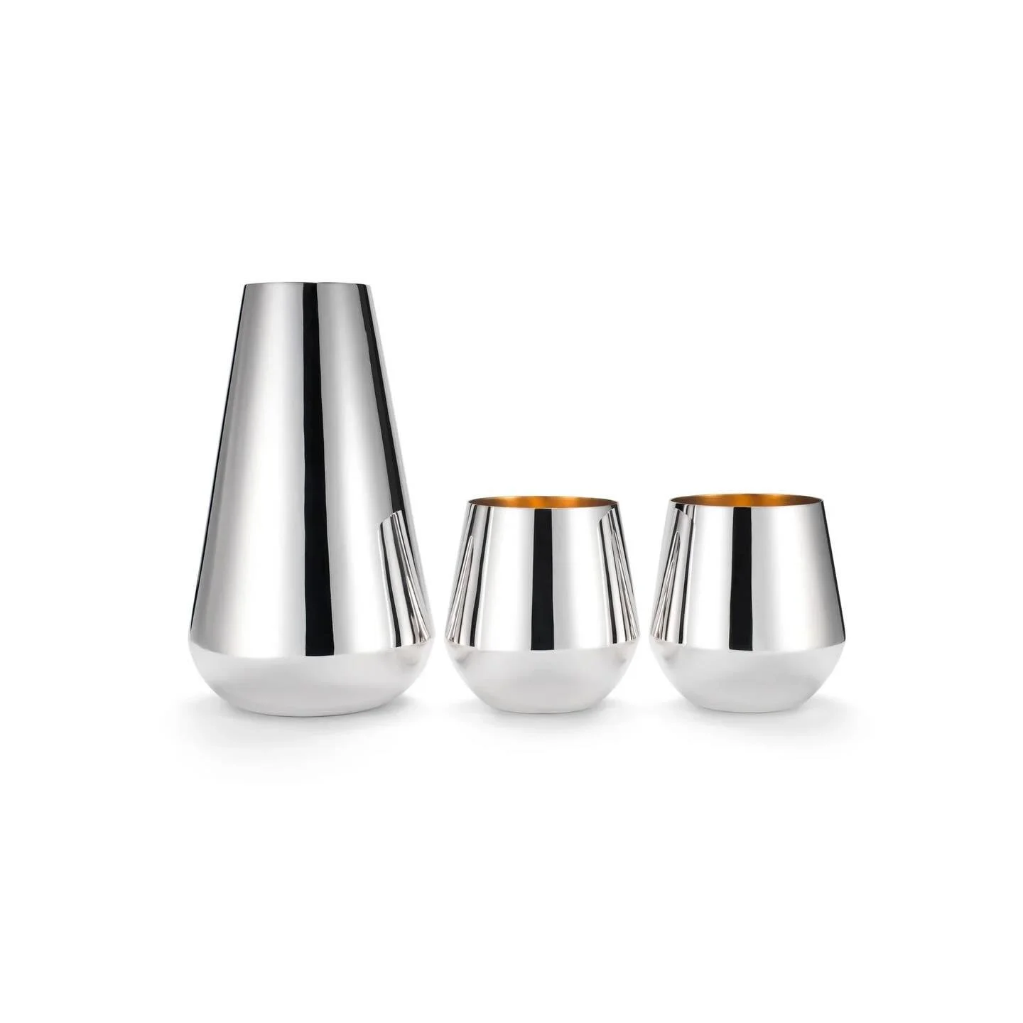 /// THE INTERNATIONAL STYLE SET /// Off to a new home so thought it deserved another little mention on the grid. I love this set and I&rsquo;m really sad to see it go, especially the carafe, but equally pleased that preaching to go off and live its b