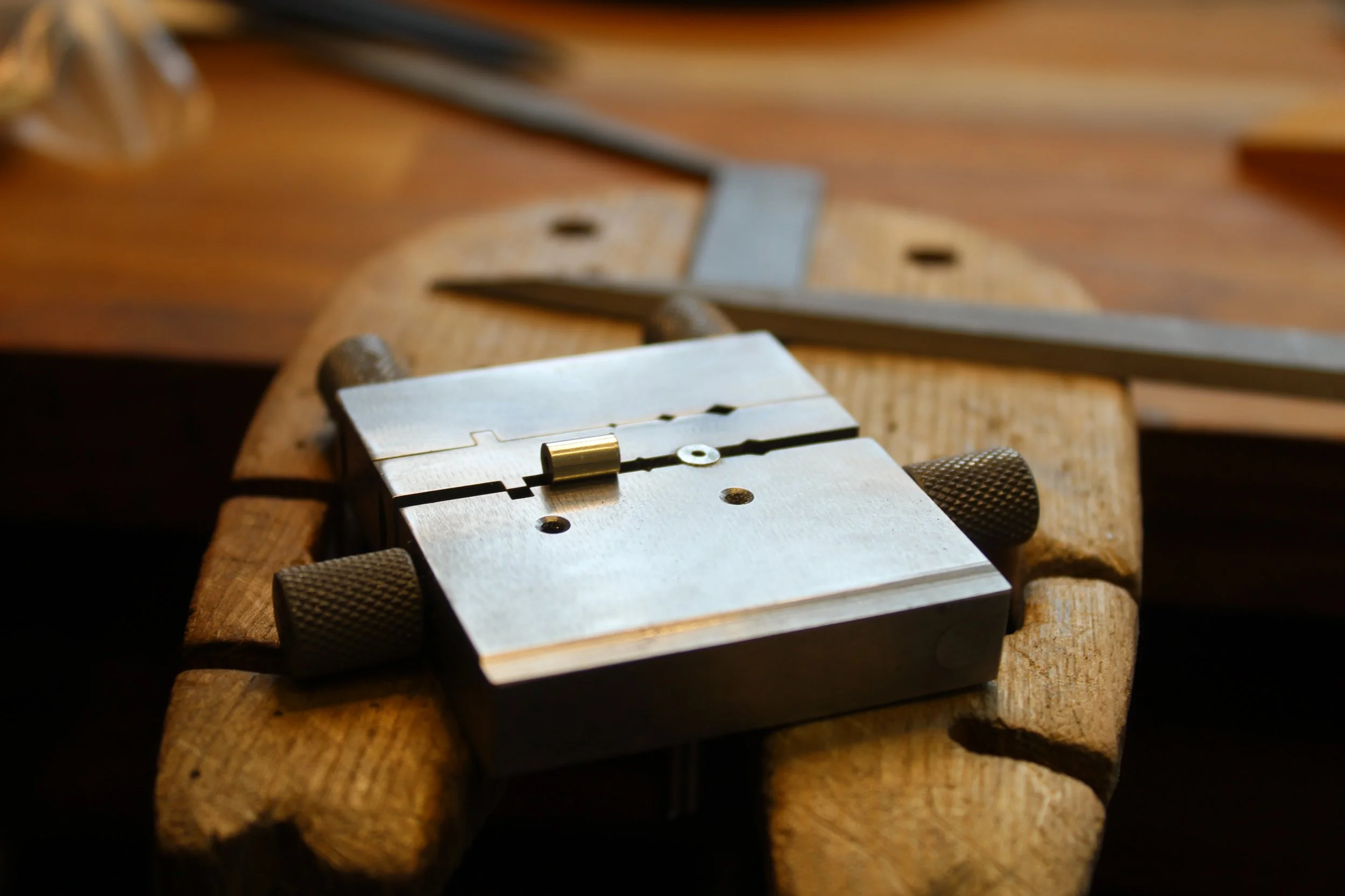 hinge flush.JPG