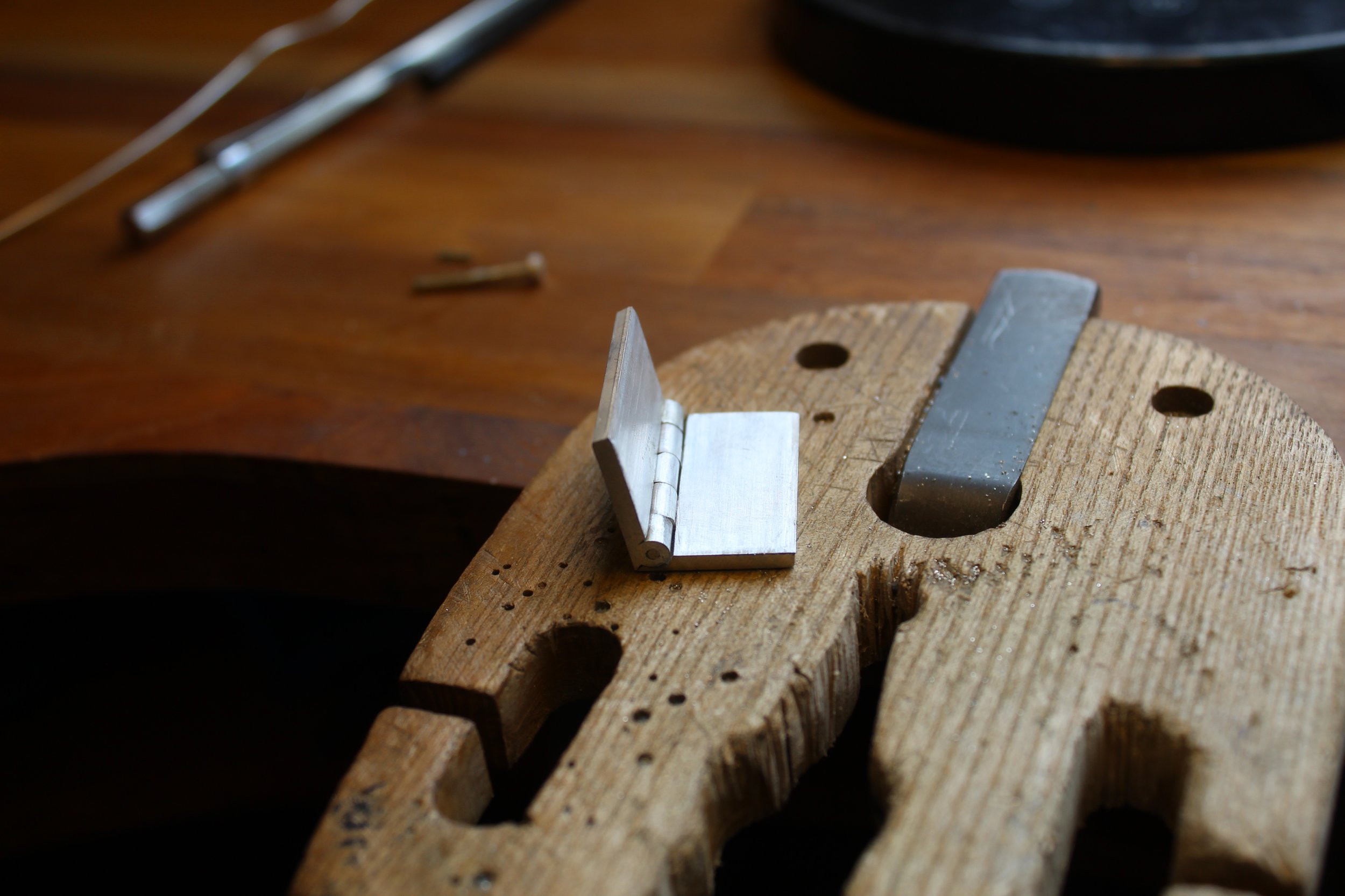 /// THE HINGE COURSE ///