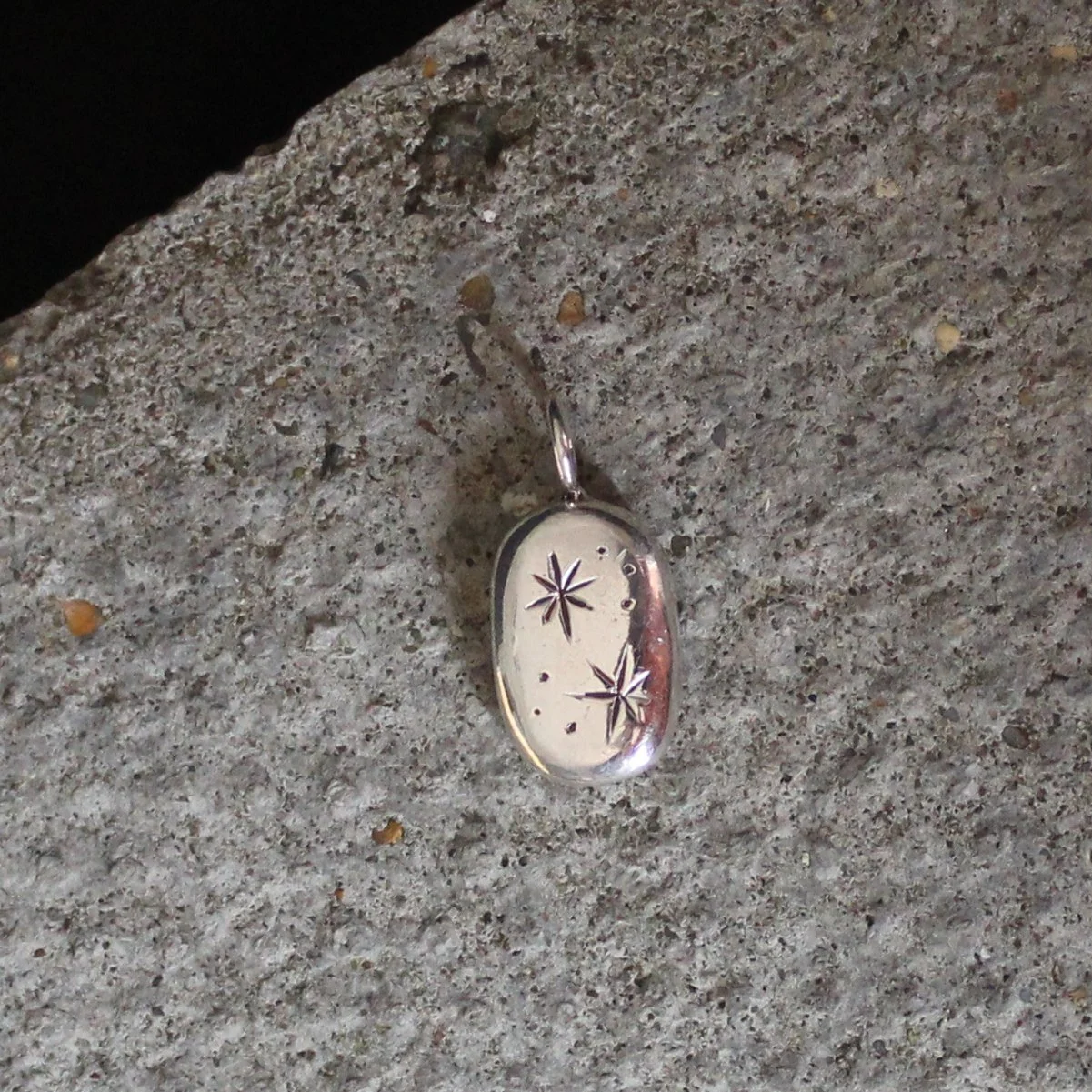 pendant back.jpg