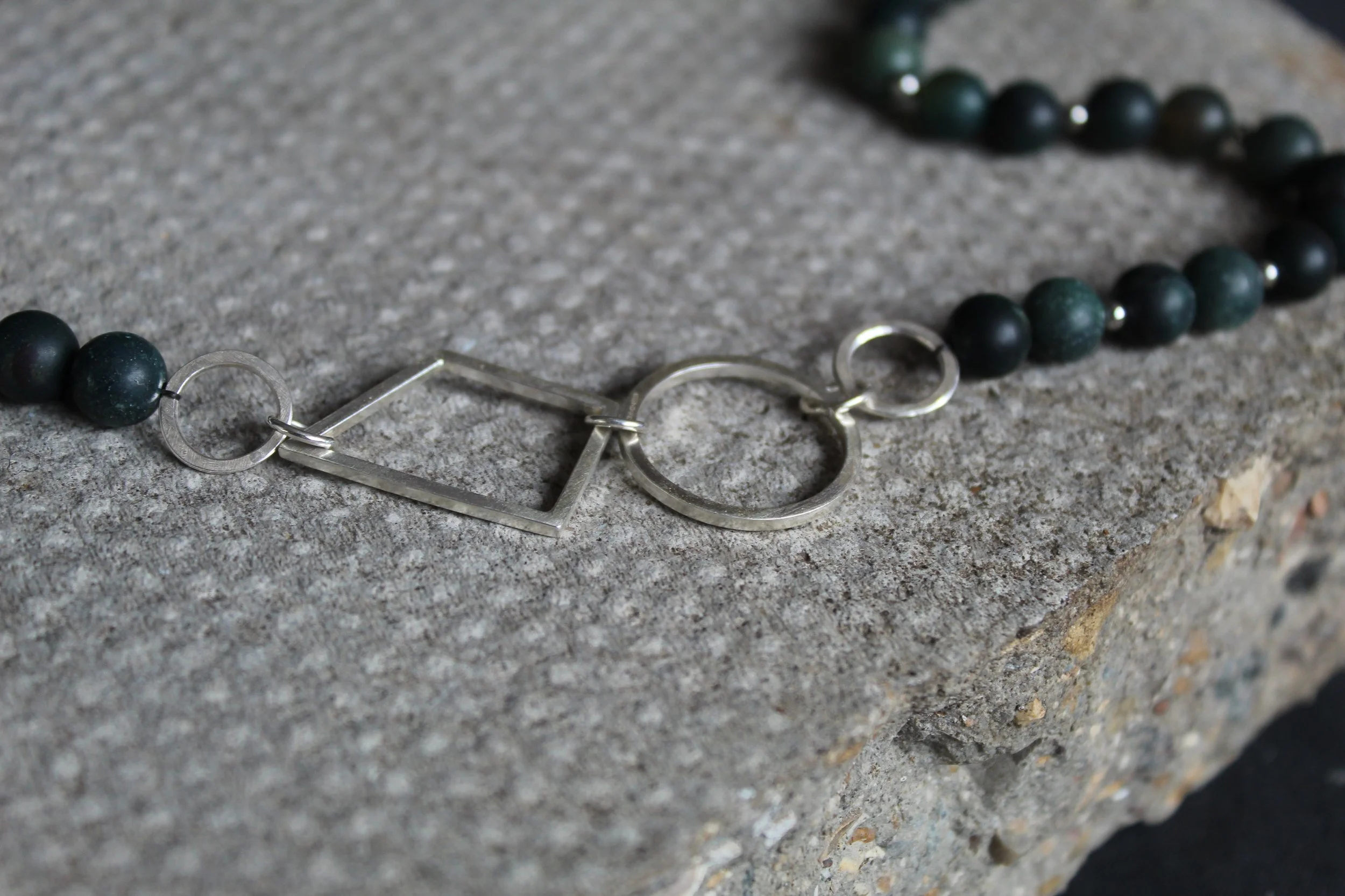 outline necklace agate 2.JPG
