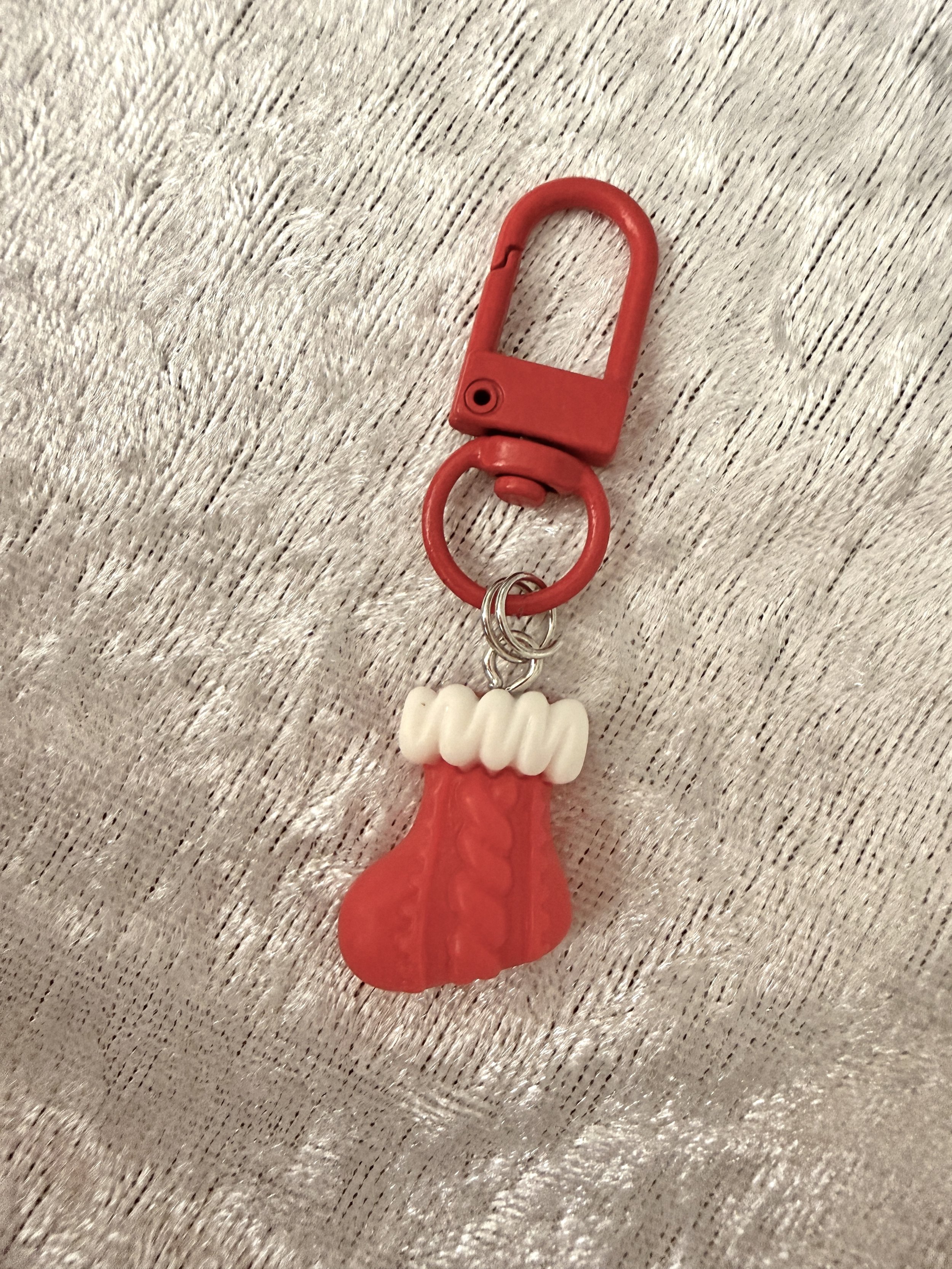 Red Knit Design Sticking Collar Charm.JPG
