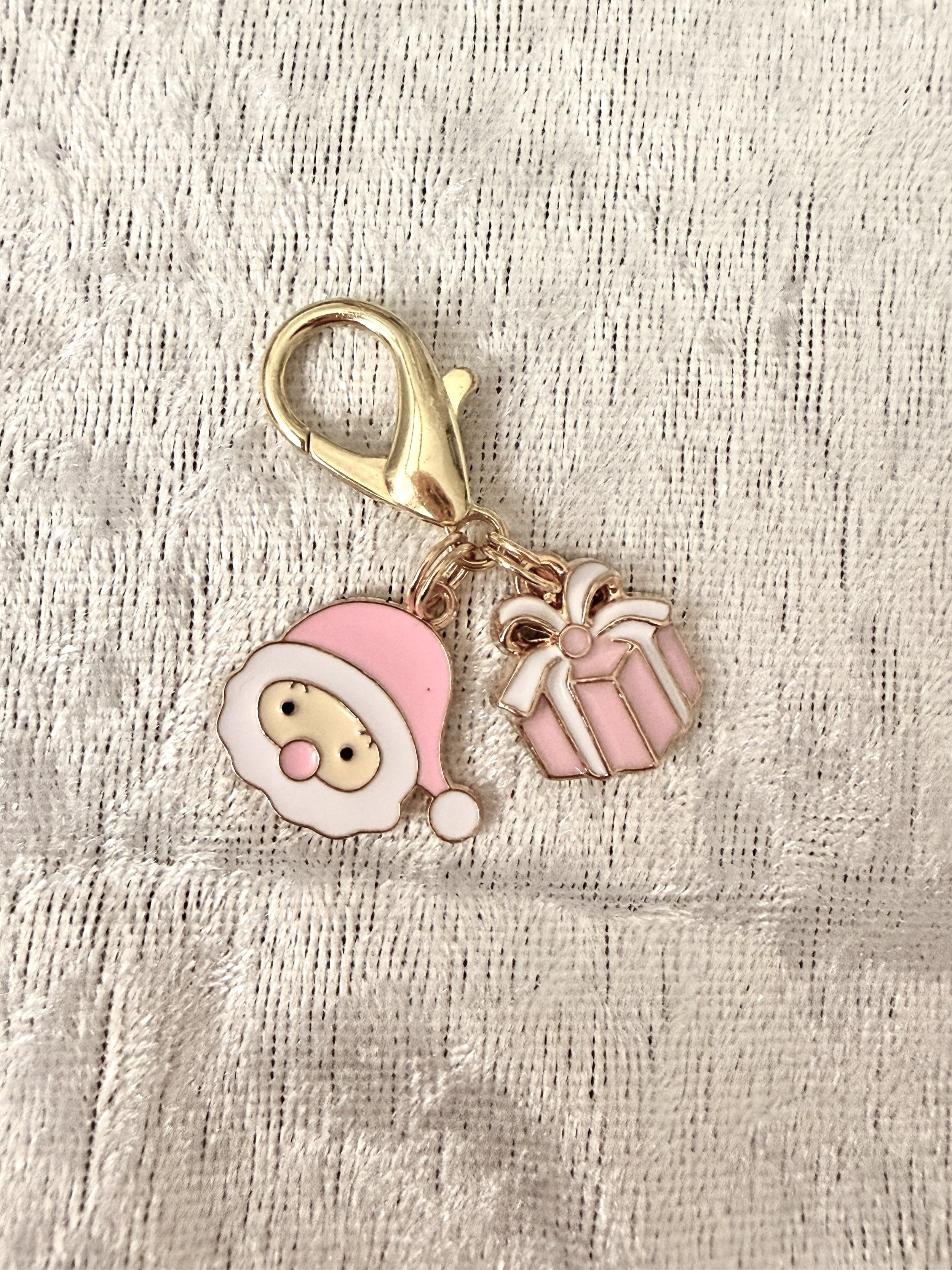 Santa and Present Collar Charms.JPG