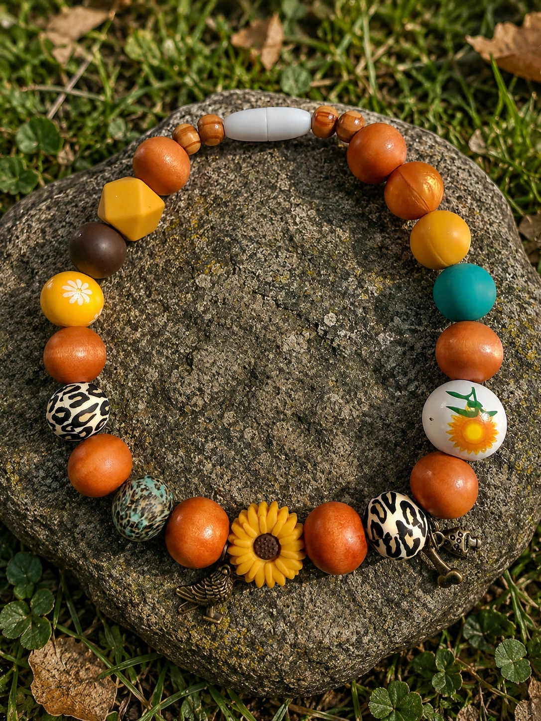 WildSunflowerPetNecklace1.PNG