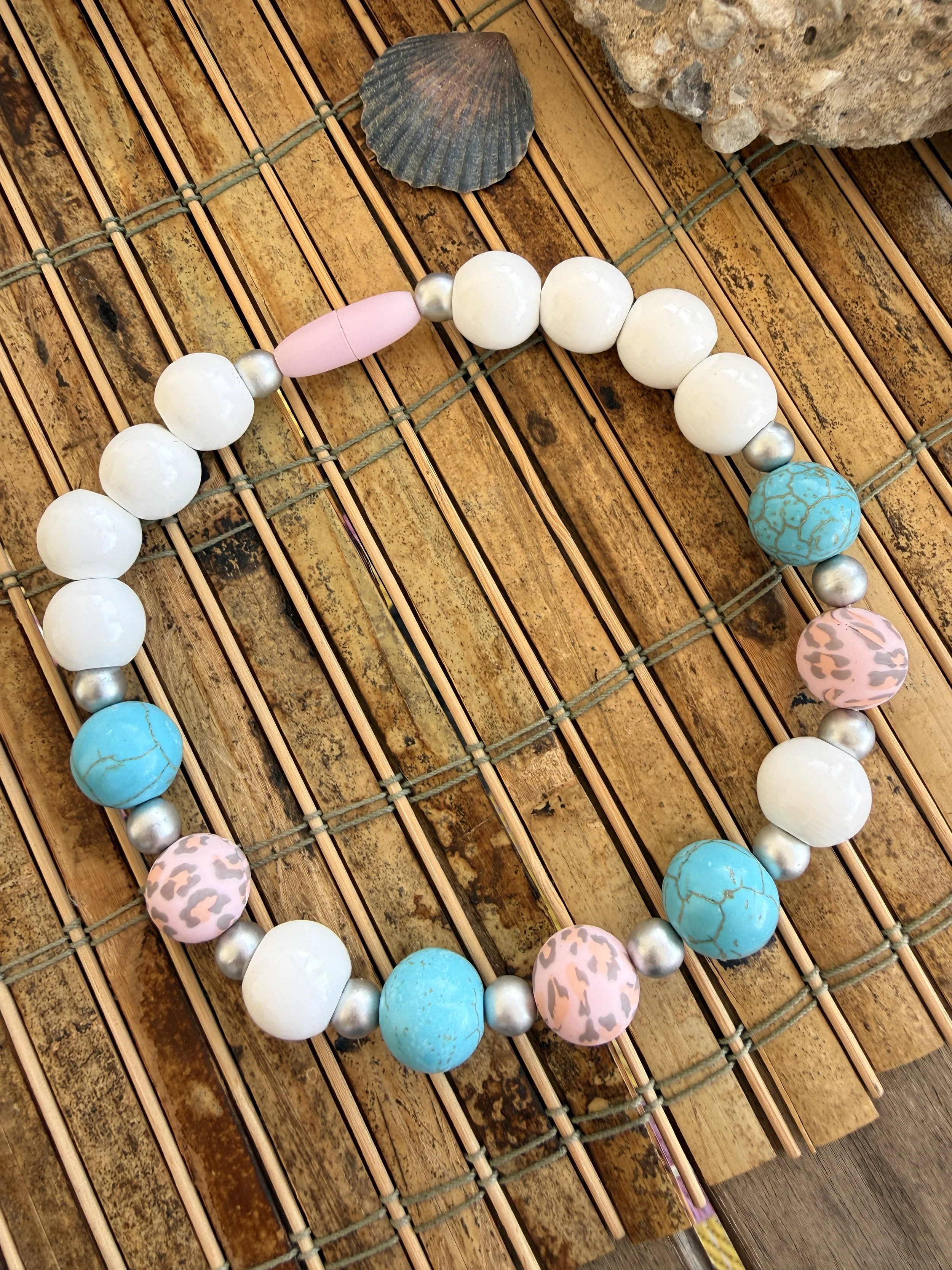 Pink Saddle Pet Necklace1.JPG